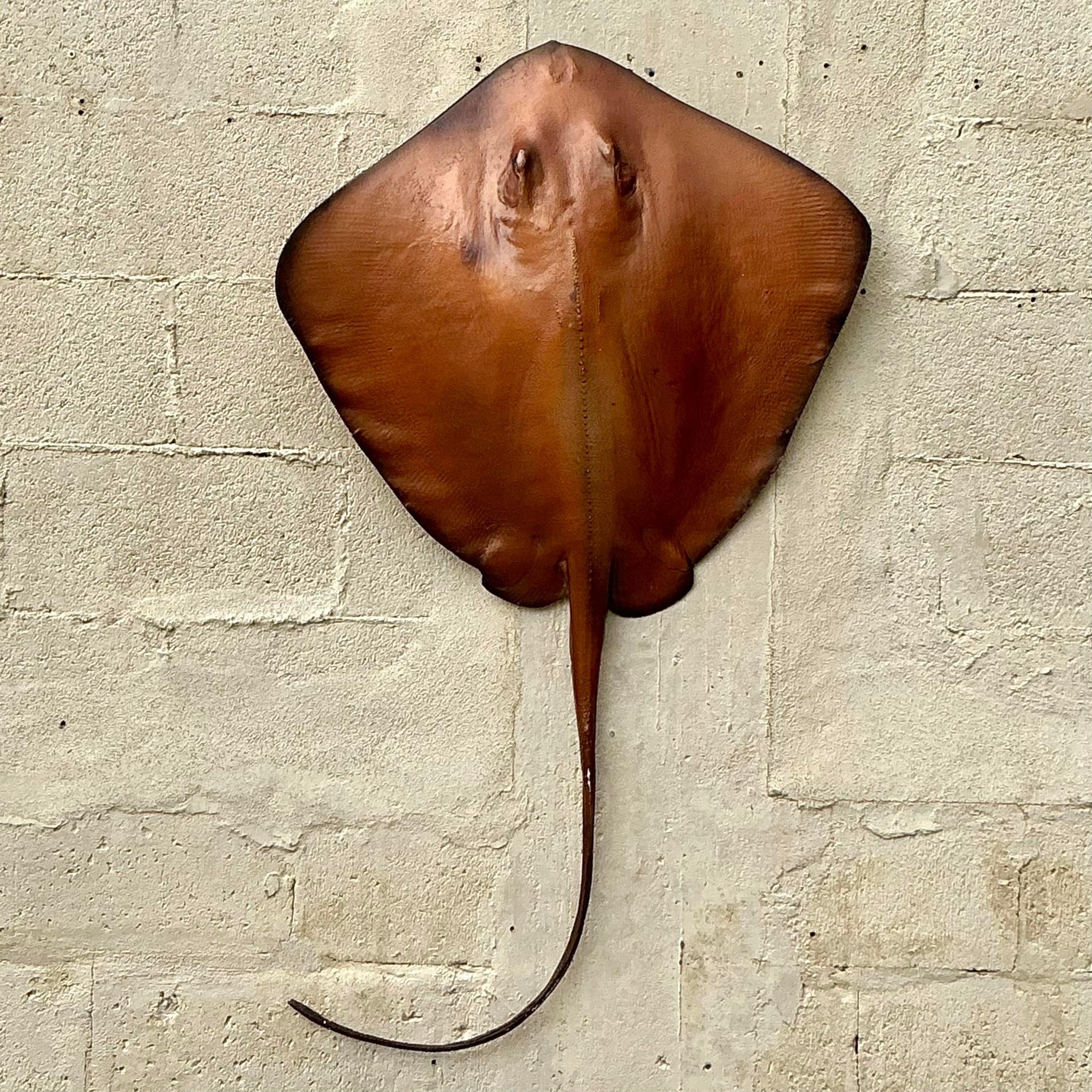 Mantarraya Vintage Boho de Fibra de Vidrio a Tamaño Natural Estadounidense en venta