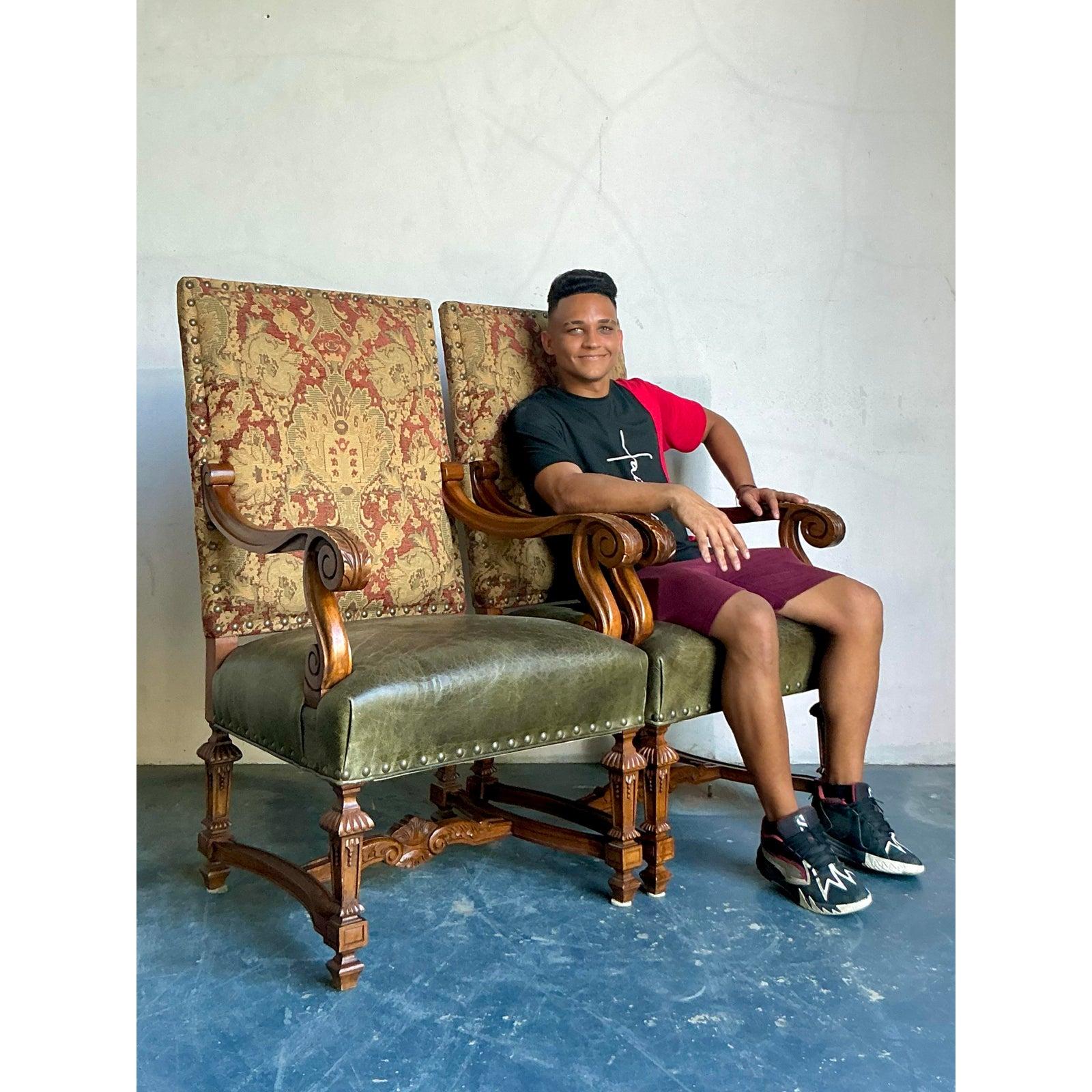 Sedie a trono Lillian August d'epoca - Una coppia In condizioni buone in vendita a West Palm Beach, FL