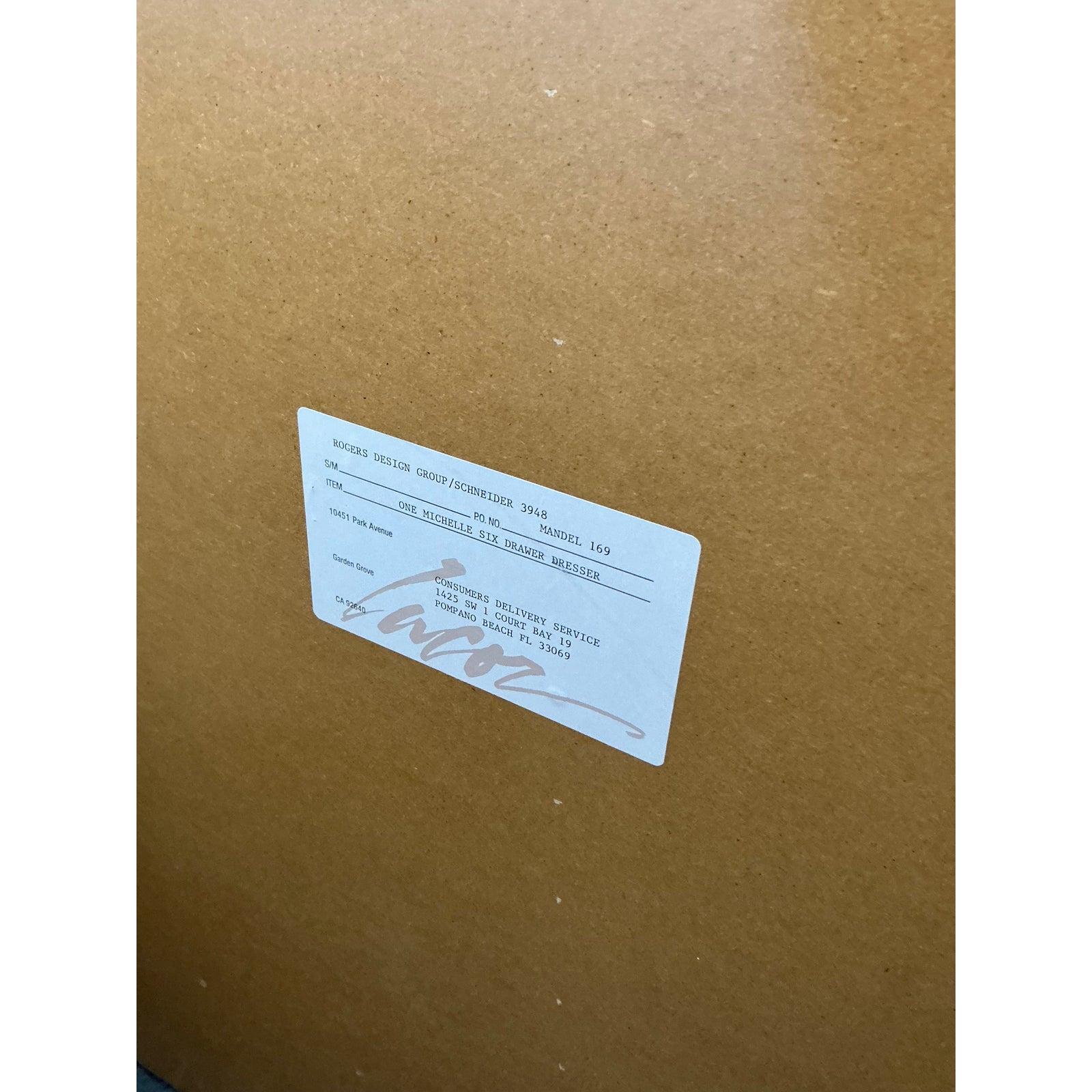 Cassettone vintage in rattan intrecciato Boho Locar con tacche in vendita 1