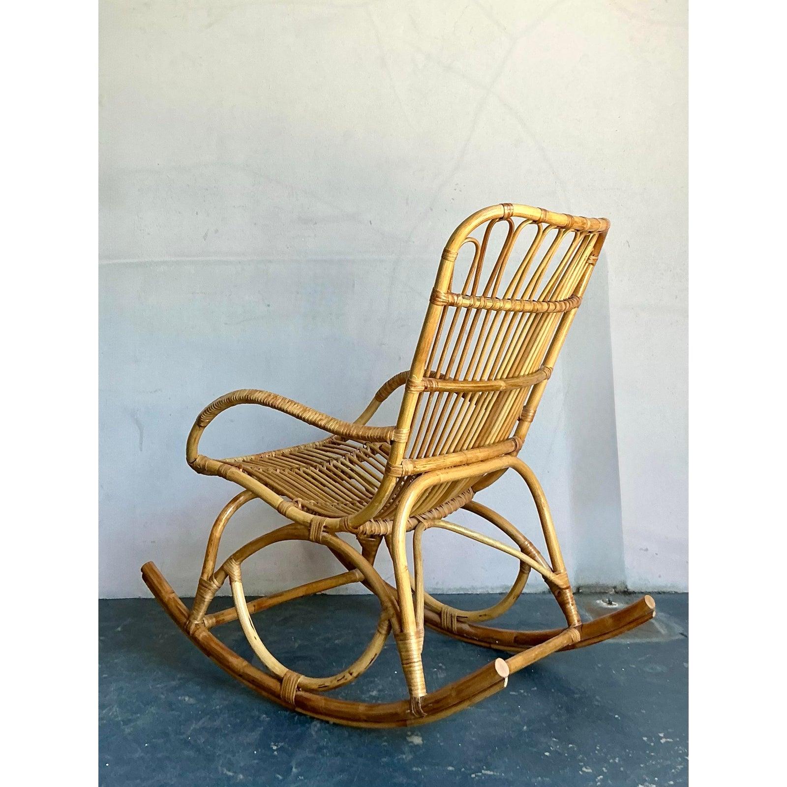 XXI secolo e contemporaneo Sedia a dondolo Looping in rattan vintage Boho in vendita