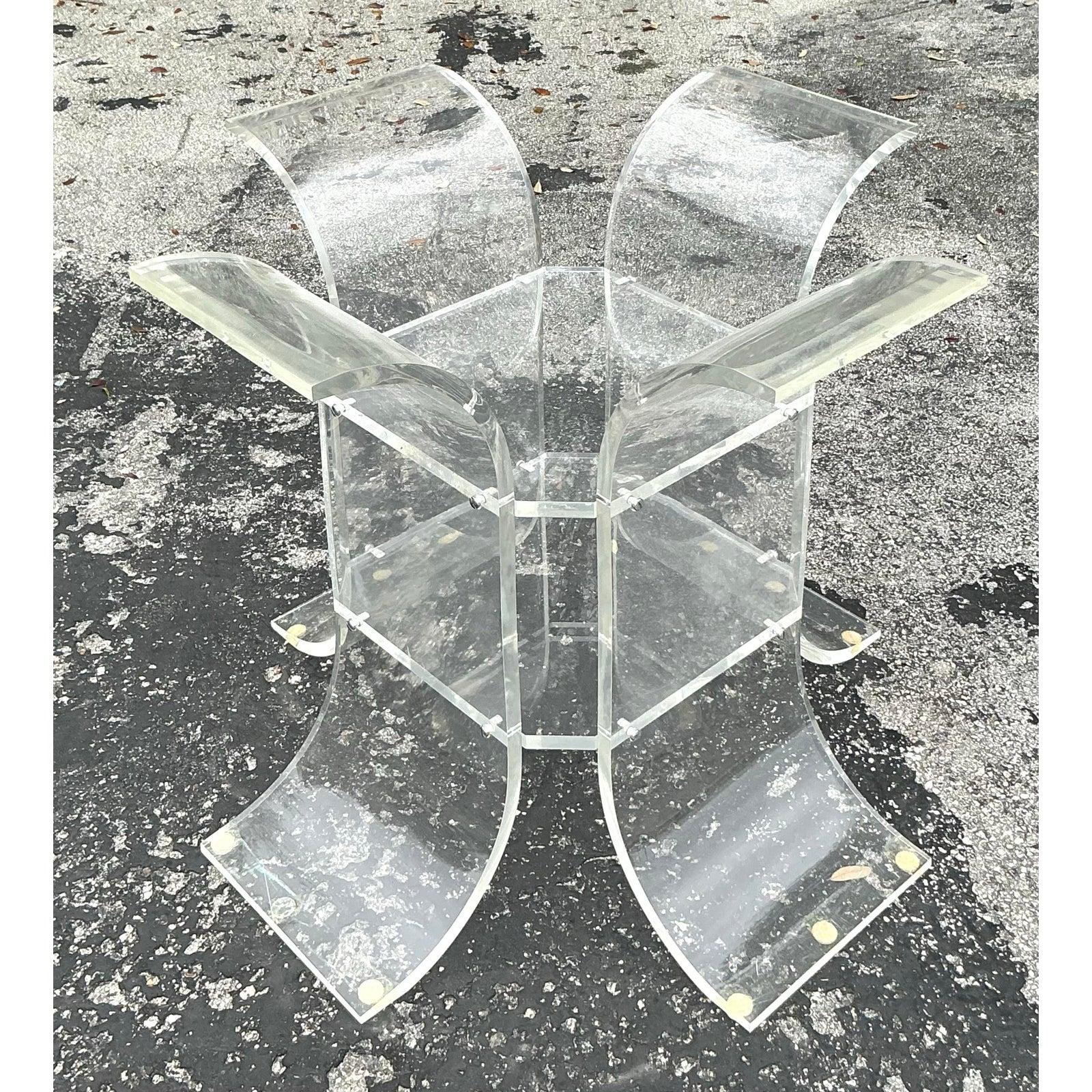 Table à manger vintage Boho en Lucite The Pedestal Bon état - En vente à west palm beach, FL