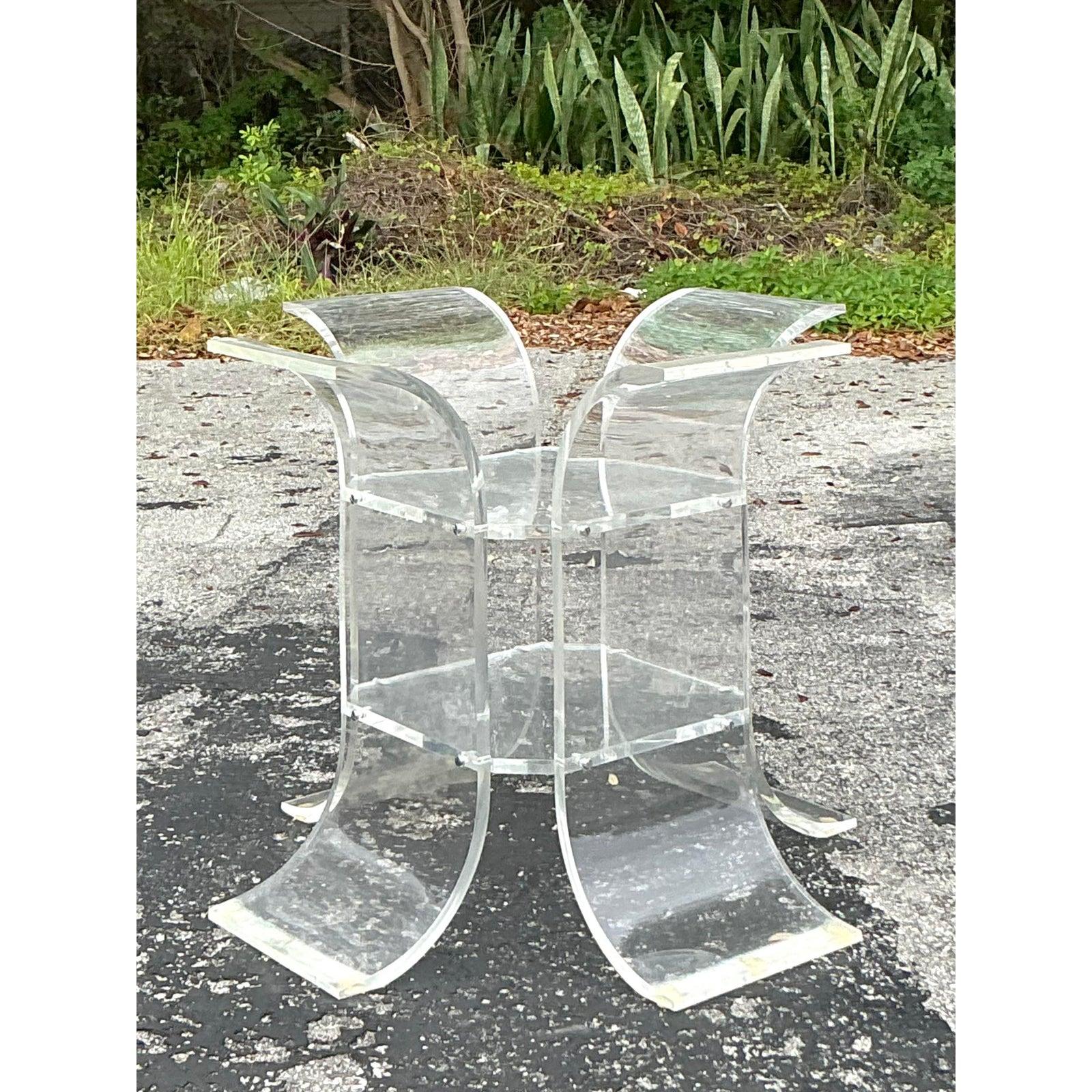 20ième siècle Table à manger vintage Boho en Lucite The Pedestal en vente