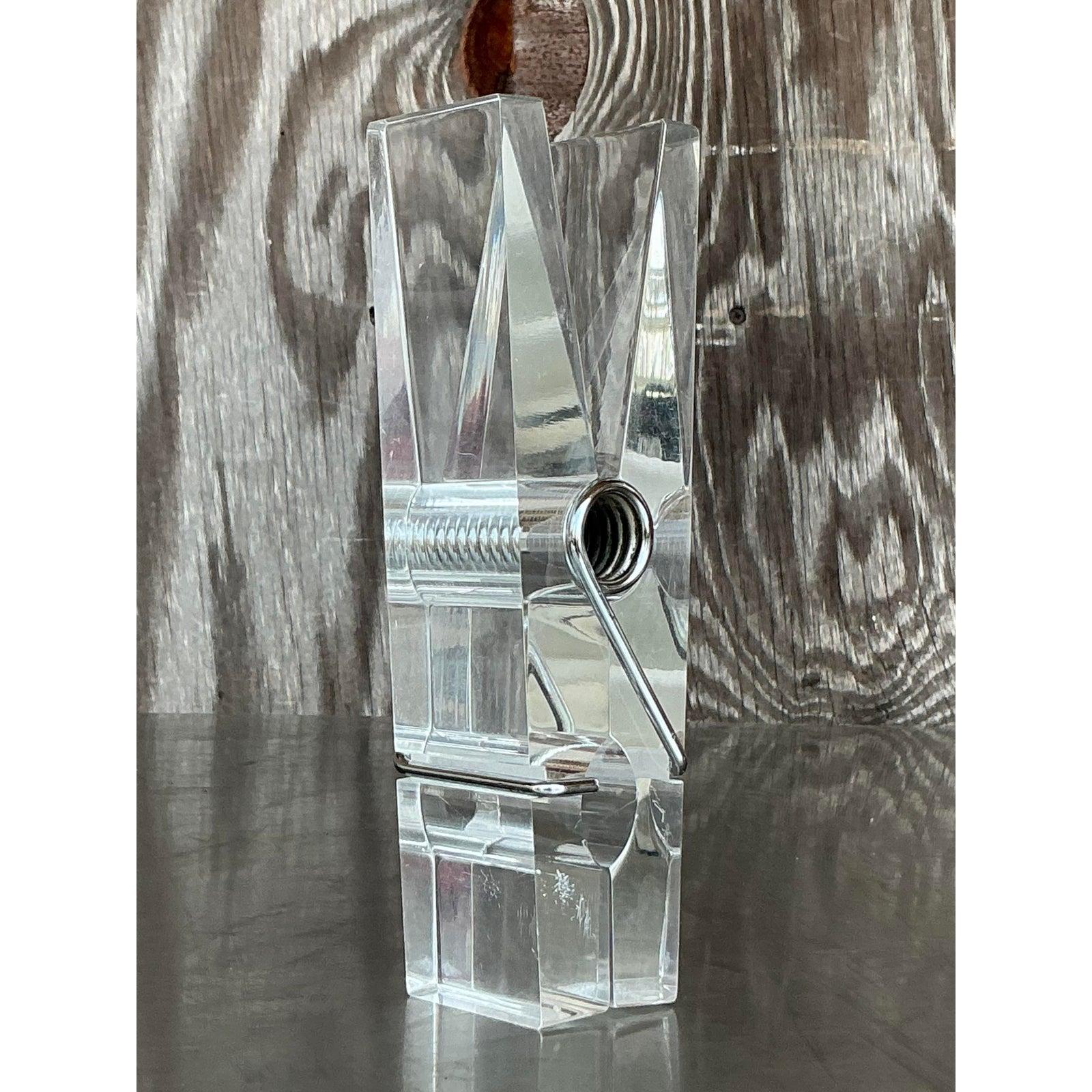 Americano Spilla gigante in lucite Vintage By in vendita