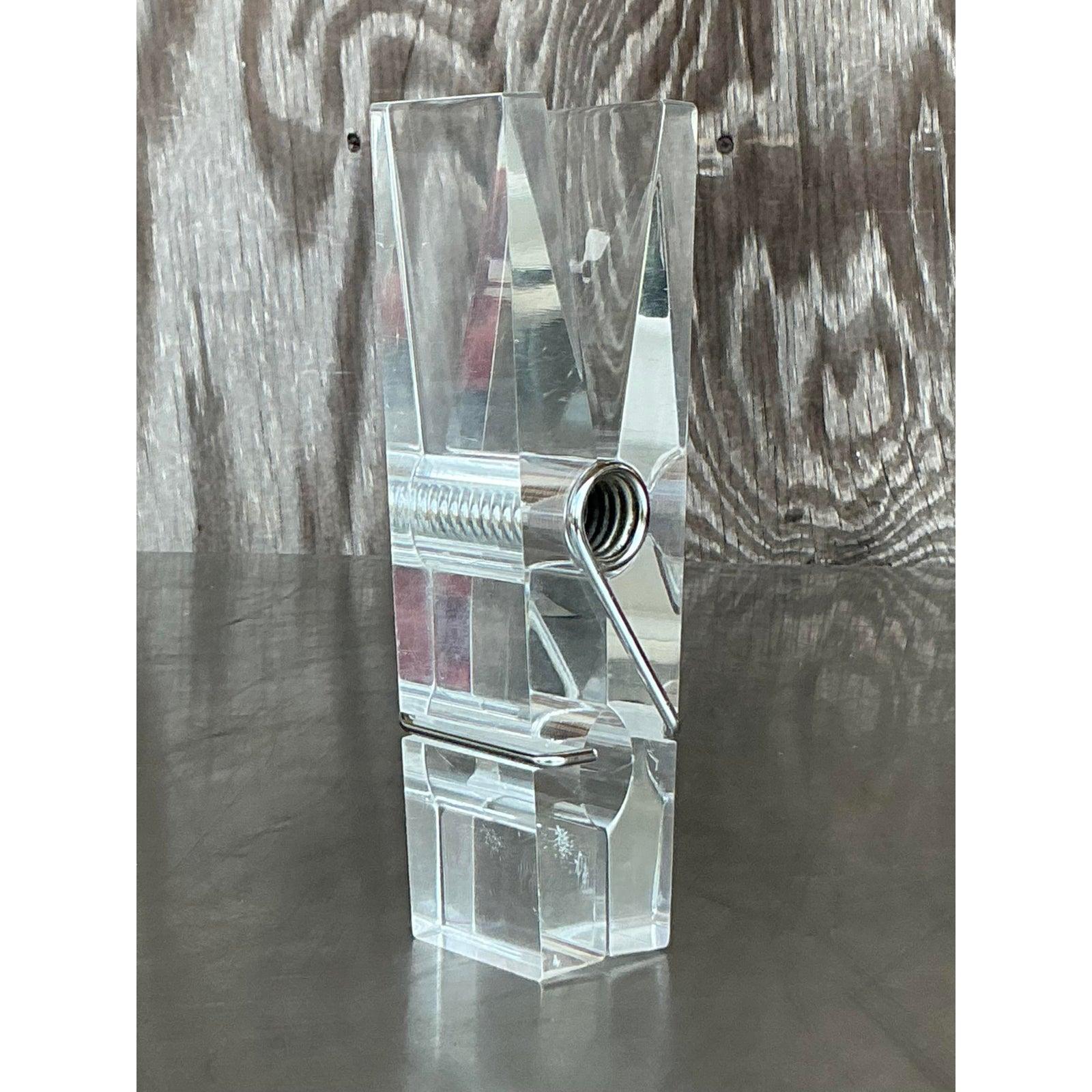 XX secolo Spilla gigante in lucite Vintage By in vendita