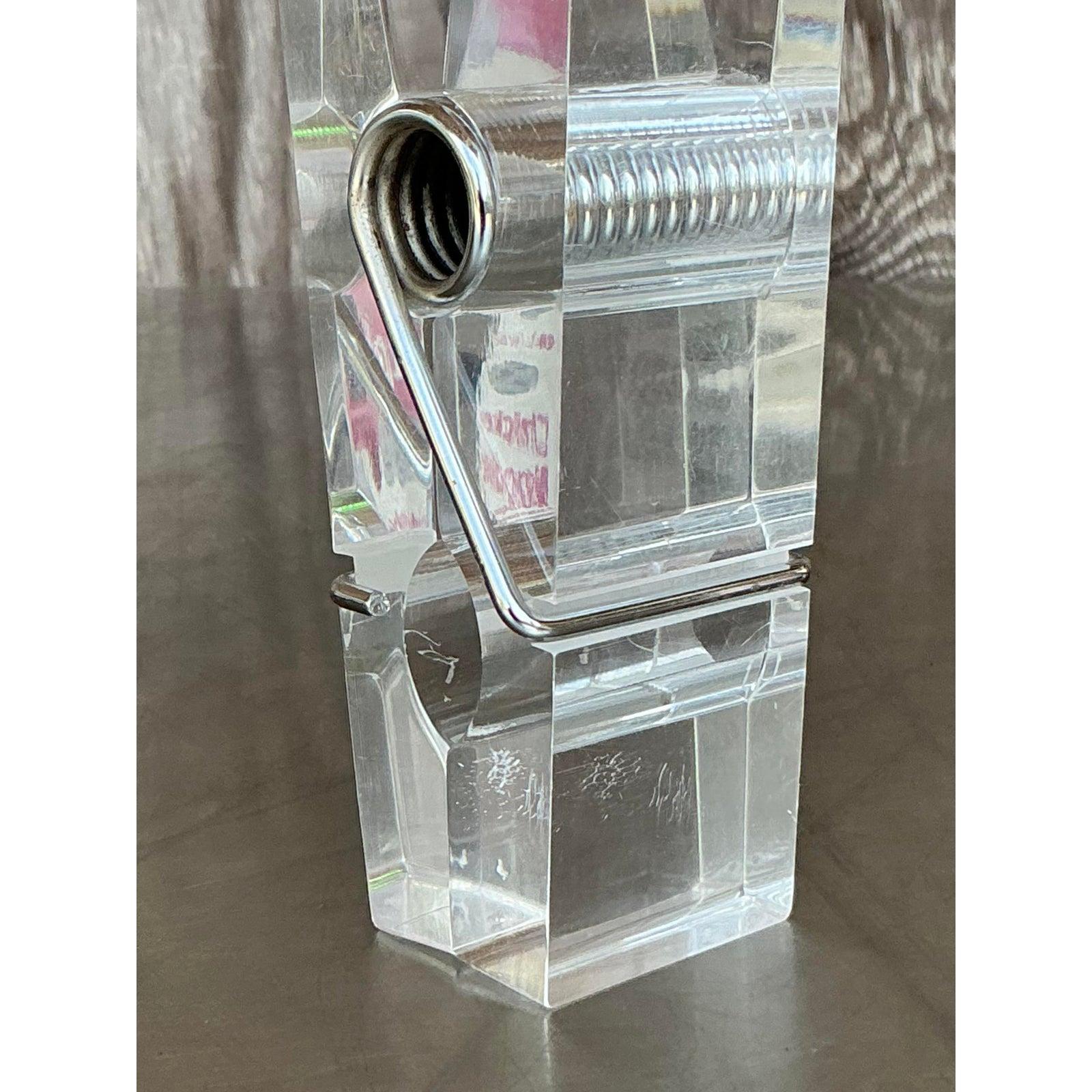 Spilla gigante in lucite Vintage By in vendita 1