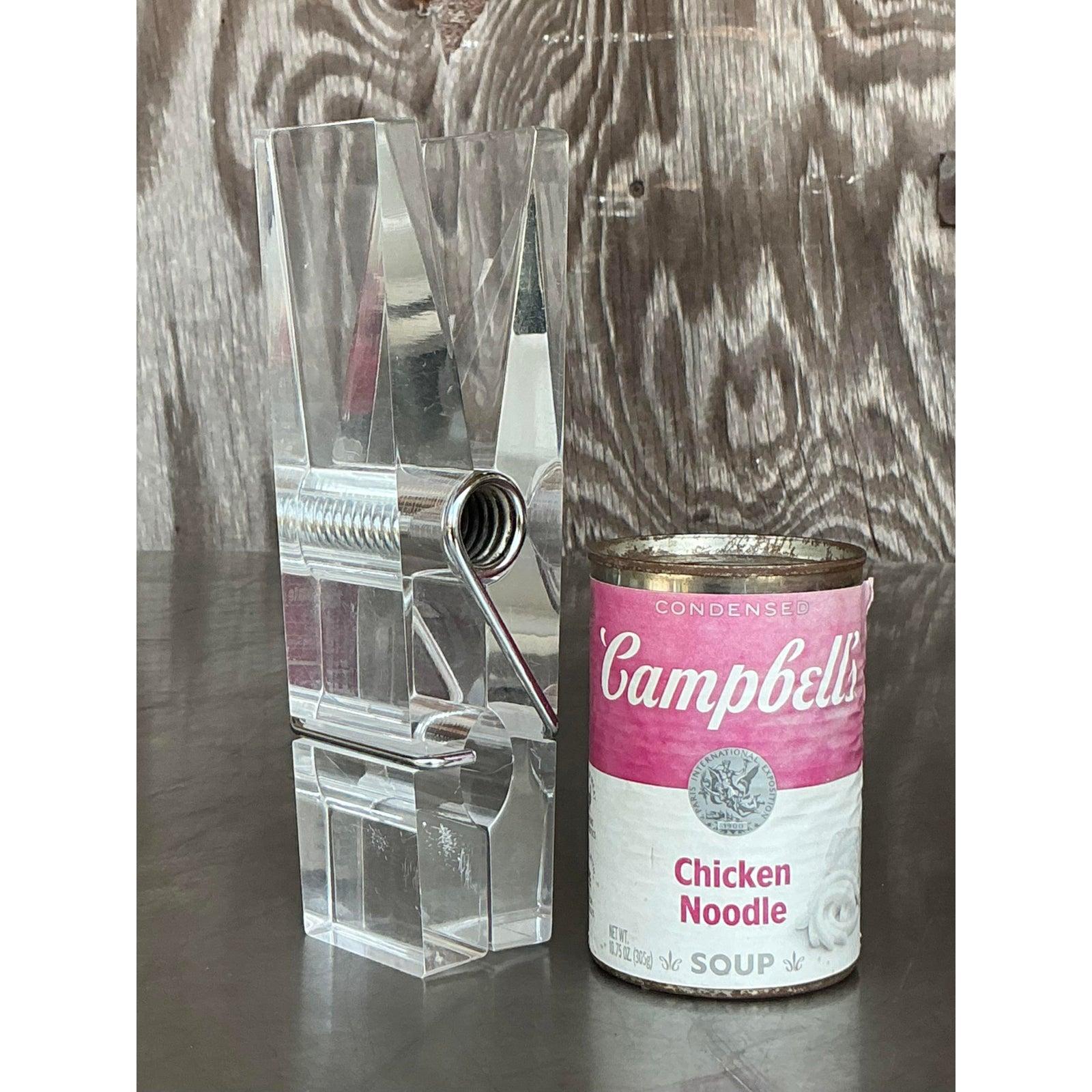 Spilla gigante in lucite Vintage By in vendita 2