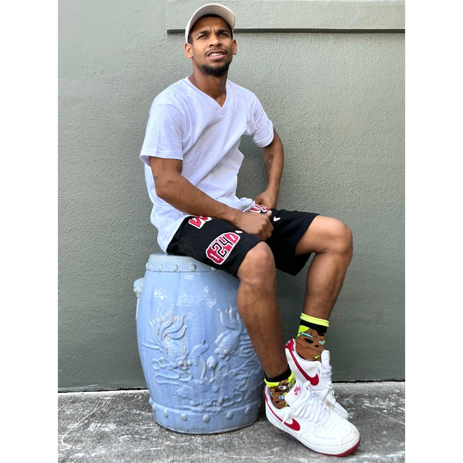 Vintage Boho Lucky Fish Glazed Ceramic Low Stool im Zustand „Gut“ im Angebot in West Palm Beach, FL