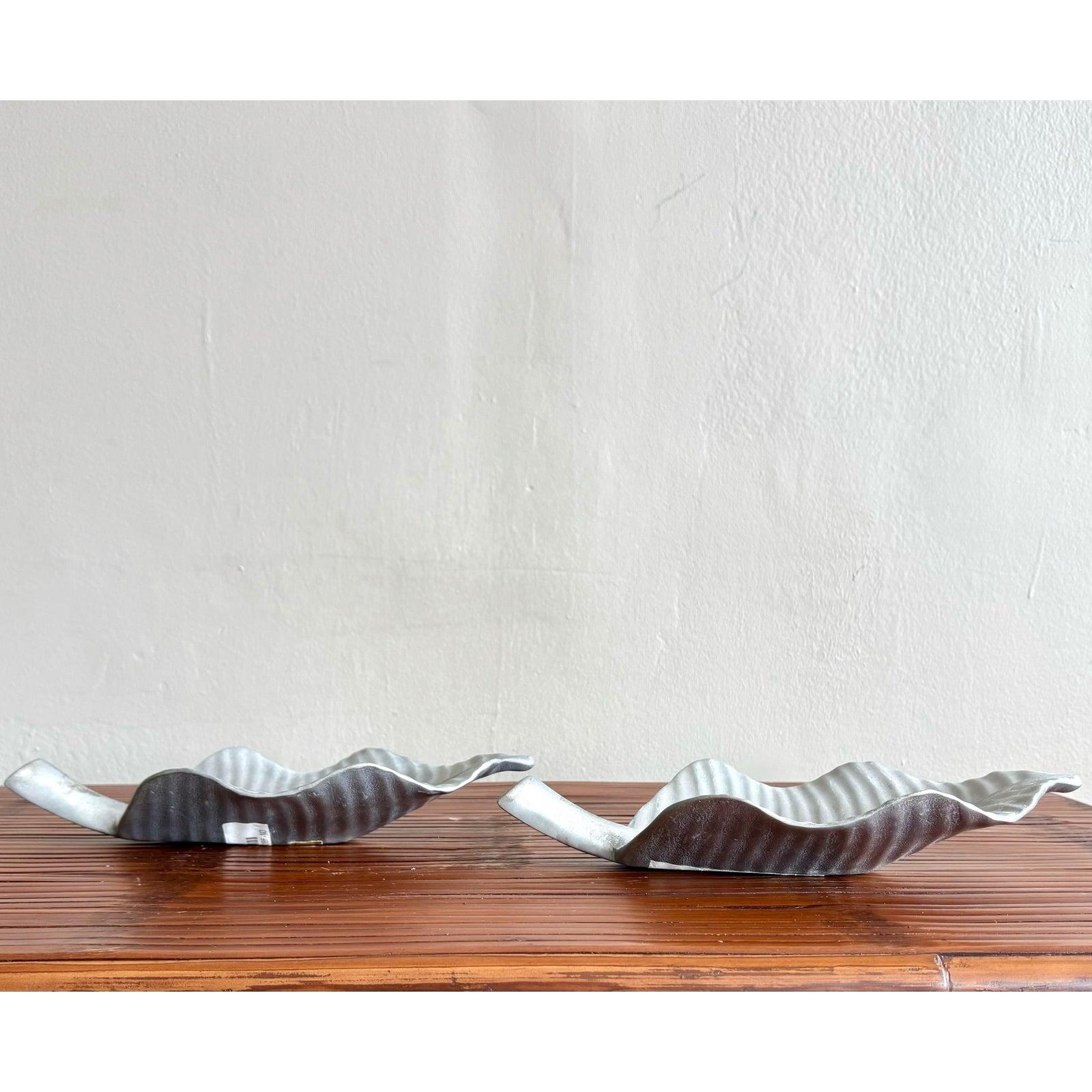 Vintage Boho Maitland-Smith Silver Leaf Plates- Set of 2 In Good Condition For Sale In West Palm Beach, FL