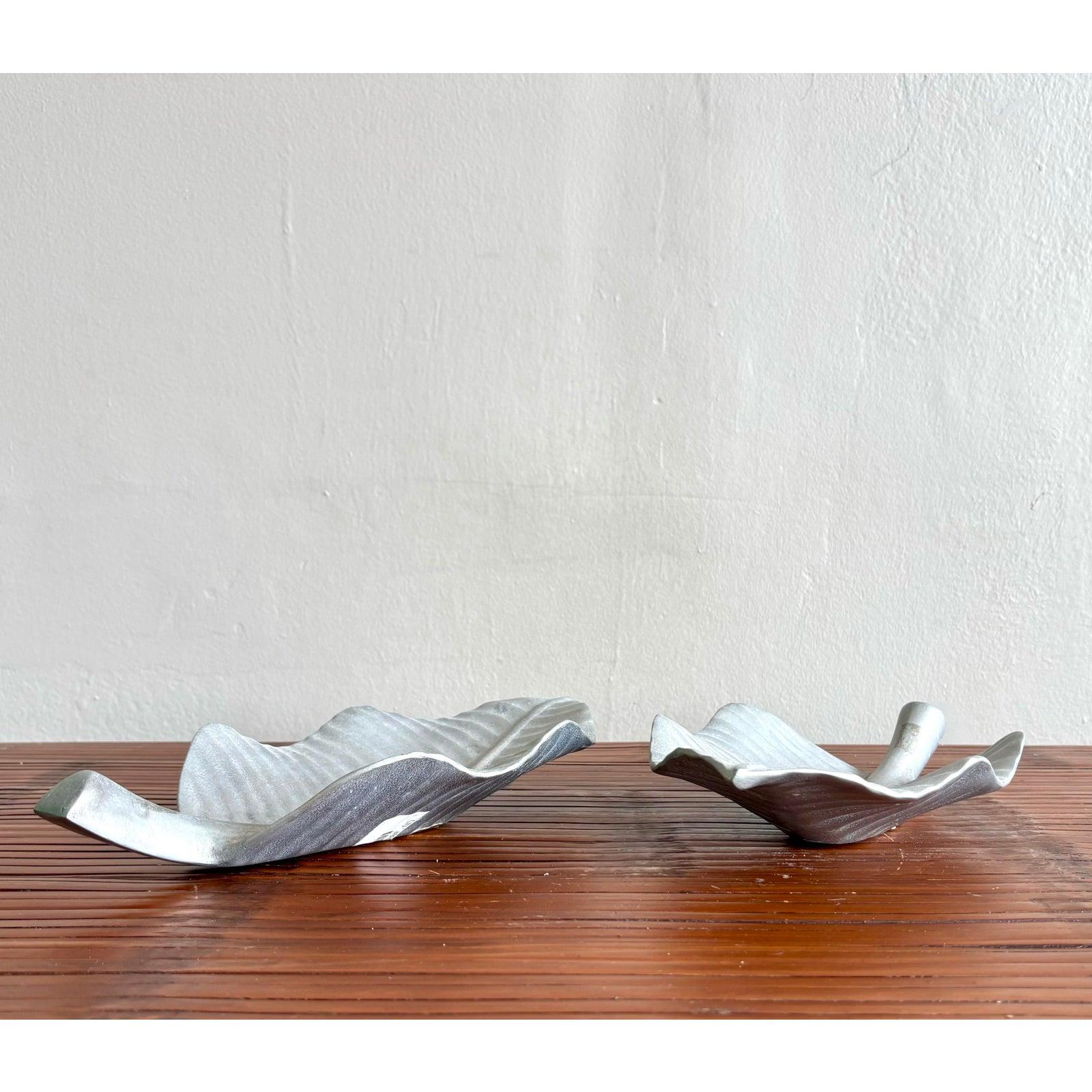 20th Century Vintage Boho Maitland-Smith Silver Leaf Plates- Set of 2 For Sale