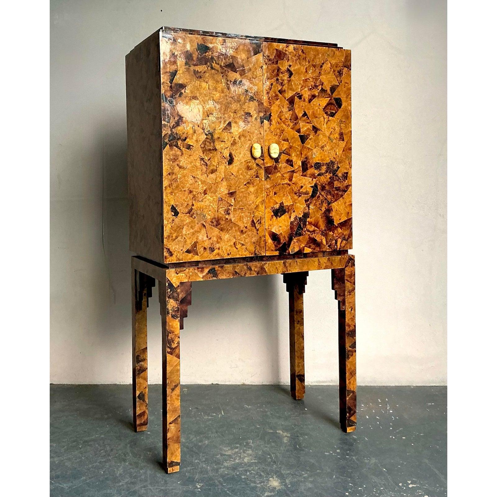 Vintage Boho Maitland Smith Tessellated PenShell Dry Bar For Sale 3