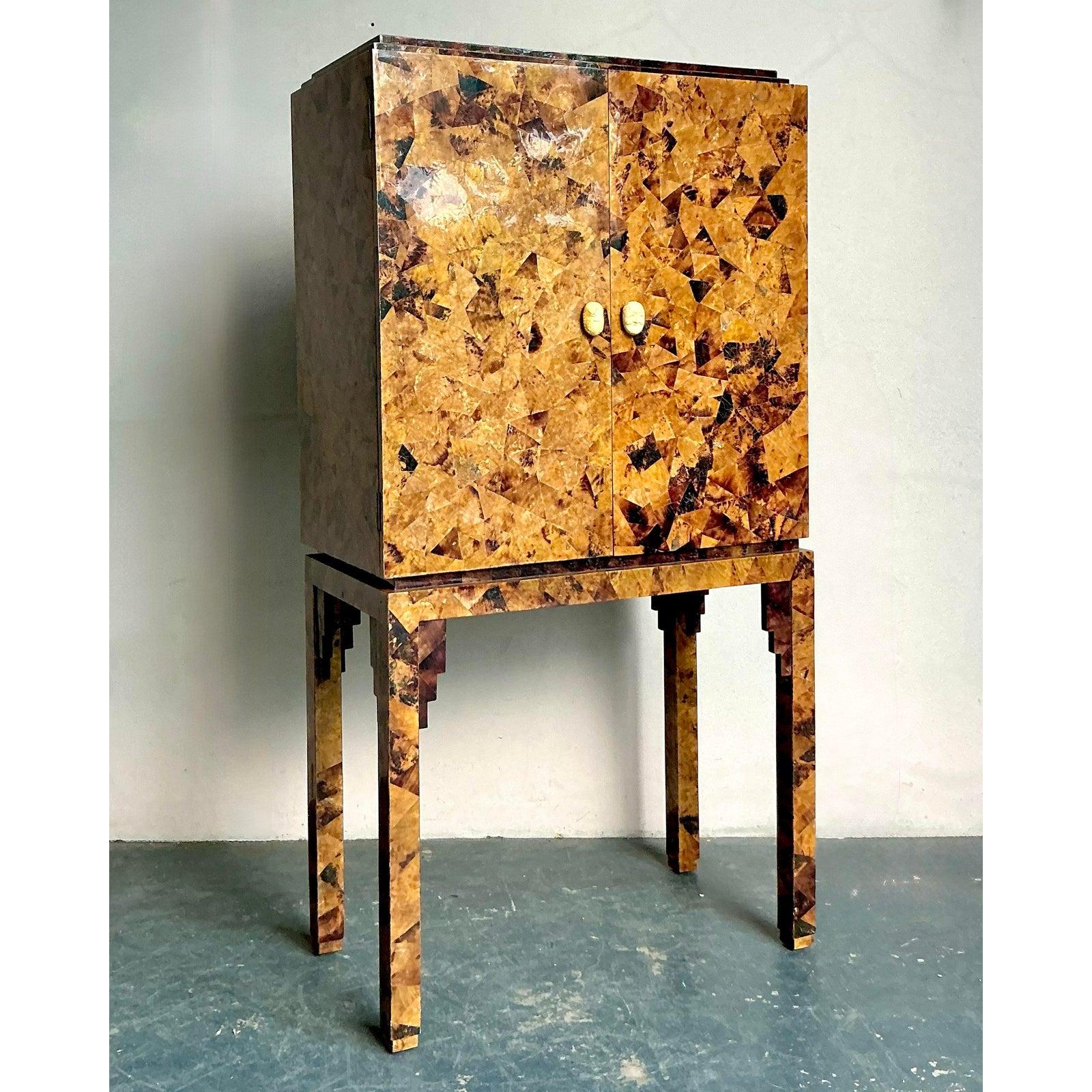 Vintage Boho Maitland Smith Tessellated PenShell Dry Bar For Sale 4