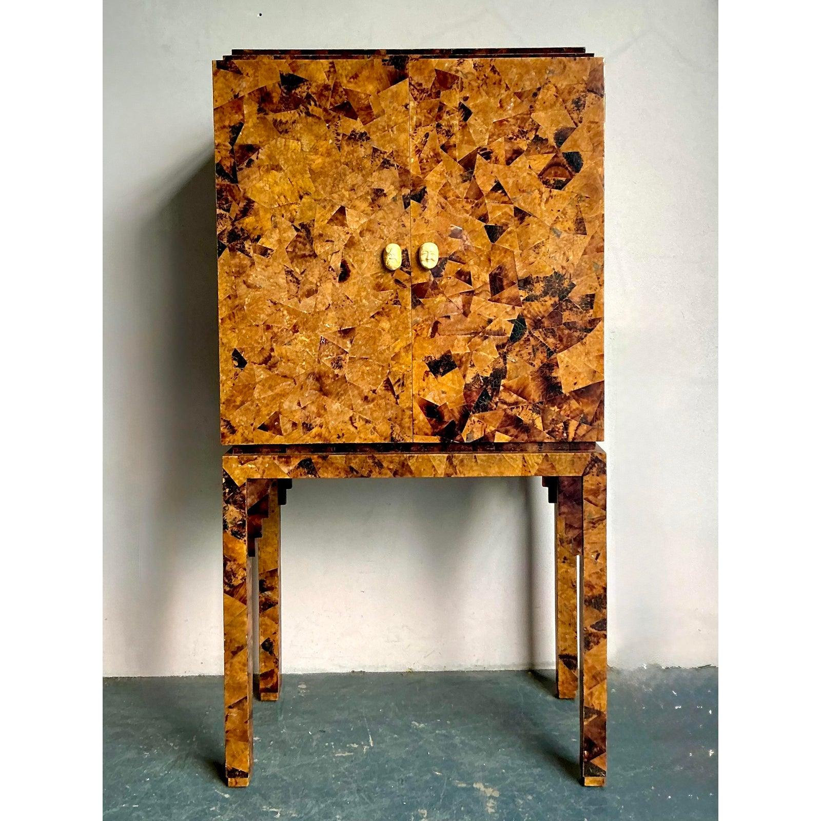 Vintage Boho Maitland Smith Tessellated PenShell Dry Bar For Sale 5