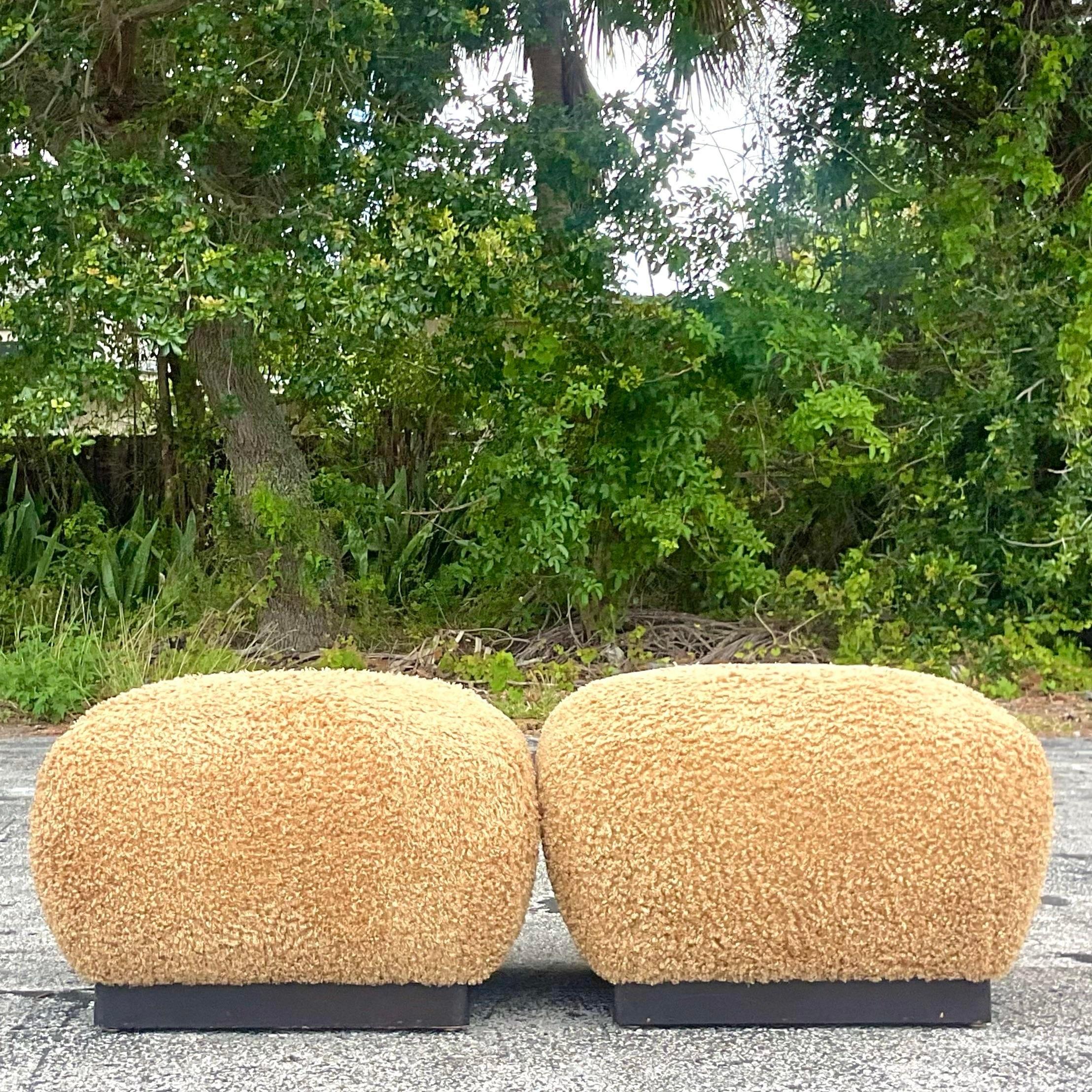 Bouclé Paire d'ottomans vintage Boho Marge Carson Boucle en vente