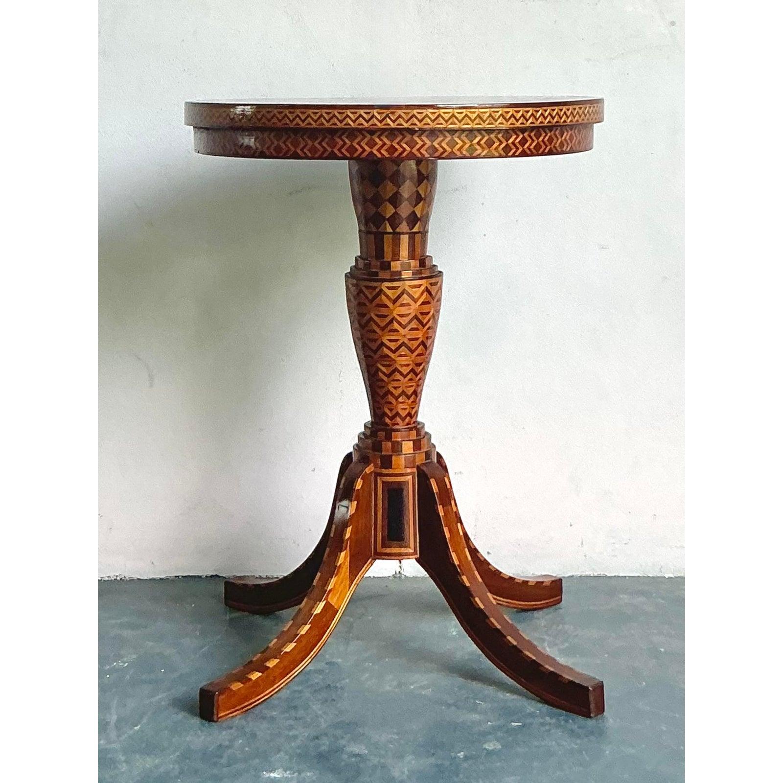 Space Age Tavolino in legno intarsiato Boho d'epoca in vendita
