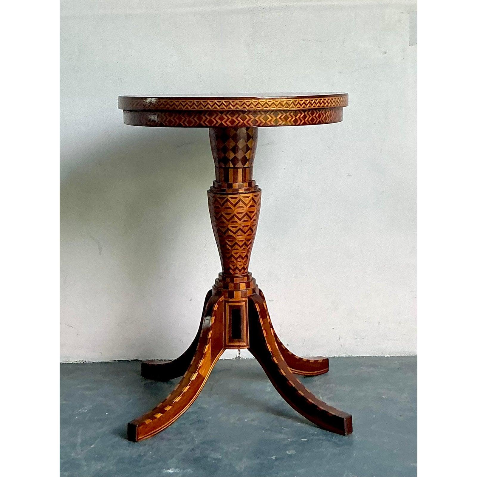 Tavolino in legno intarsiato Boho d'epoca In condizioni buone in vendita a West Palm Beach, FL