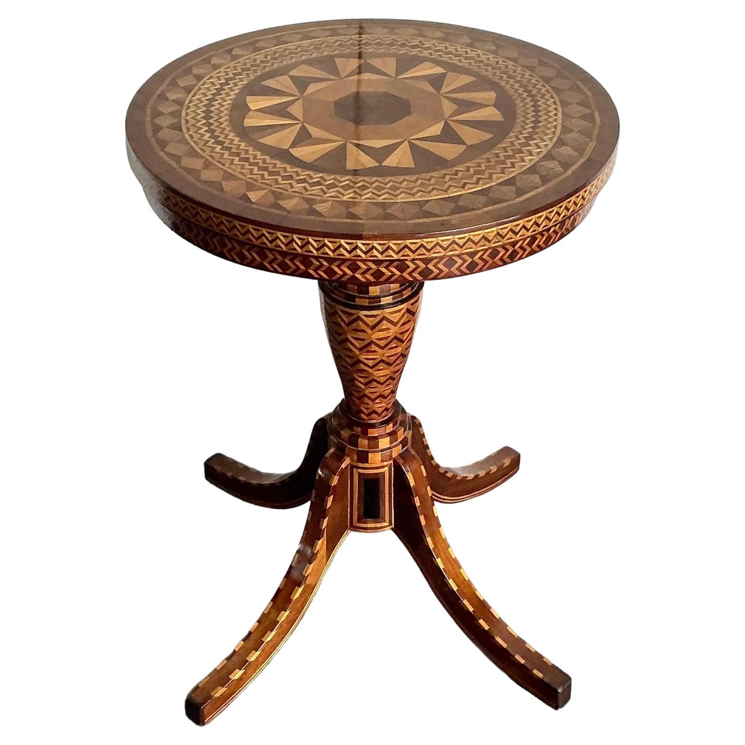 Table d'appoint vintage en marqueterie de bois Boho