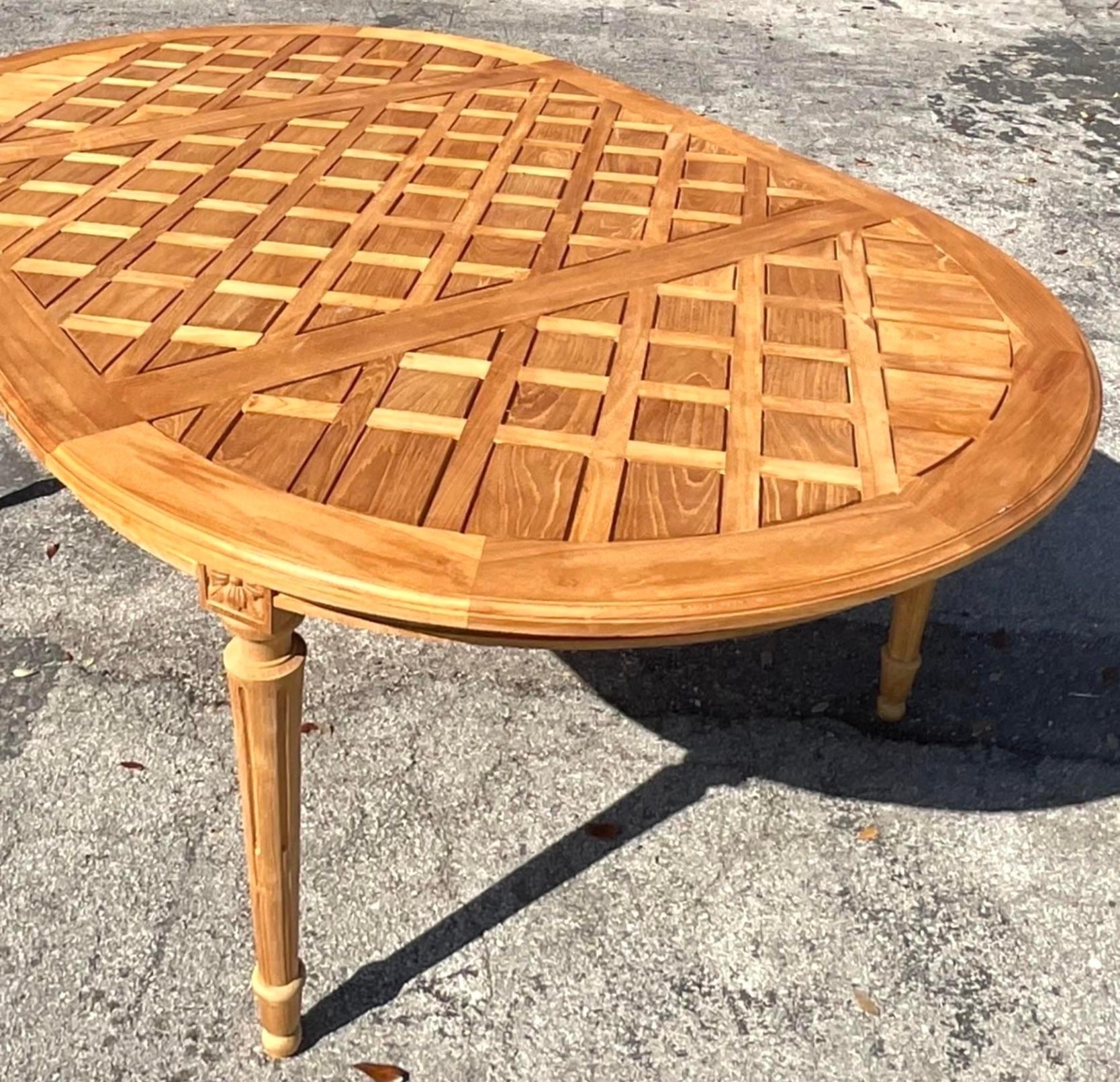 Bois Table de salle à manger de jardin Boho Massant vintage en vente