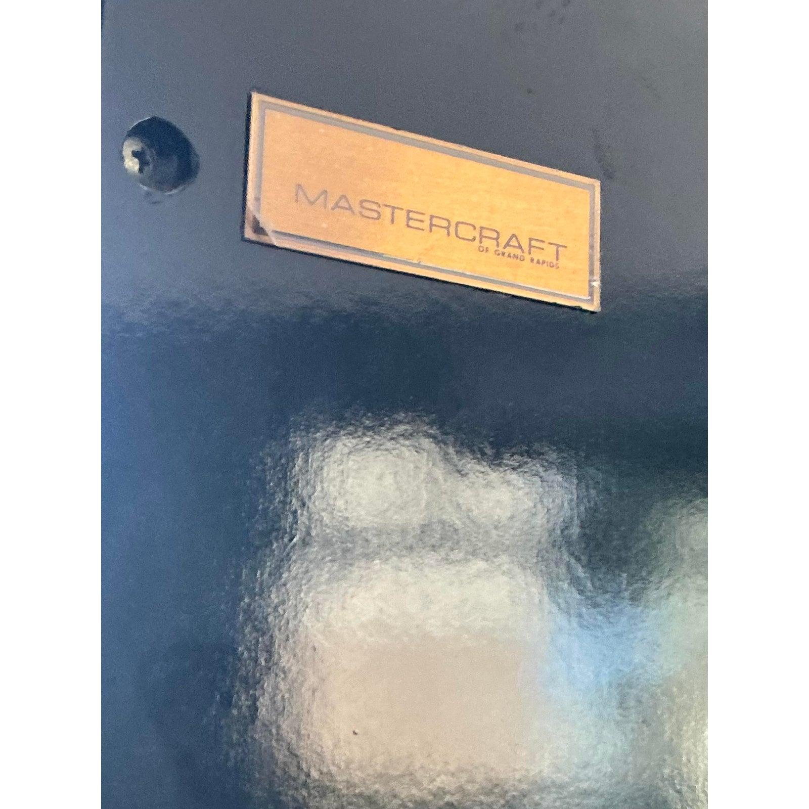 20ième siècle Etagère Vintage Boho Mastercraft en laiton - Une paire en vente