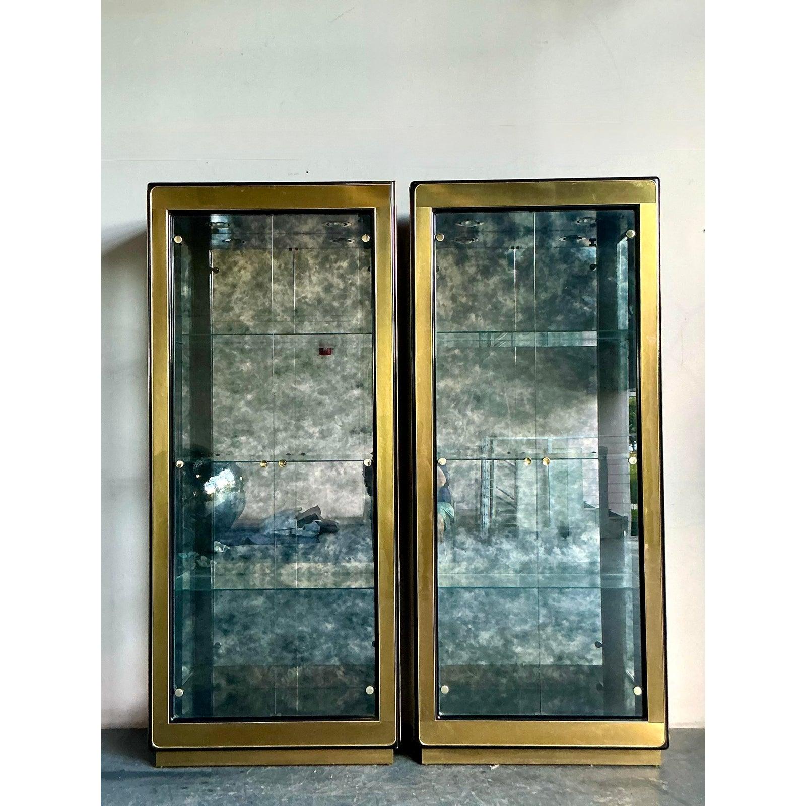 Verre Etagère Vintage Boho Mastercraft en laiton - Une paire en vente