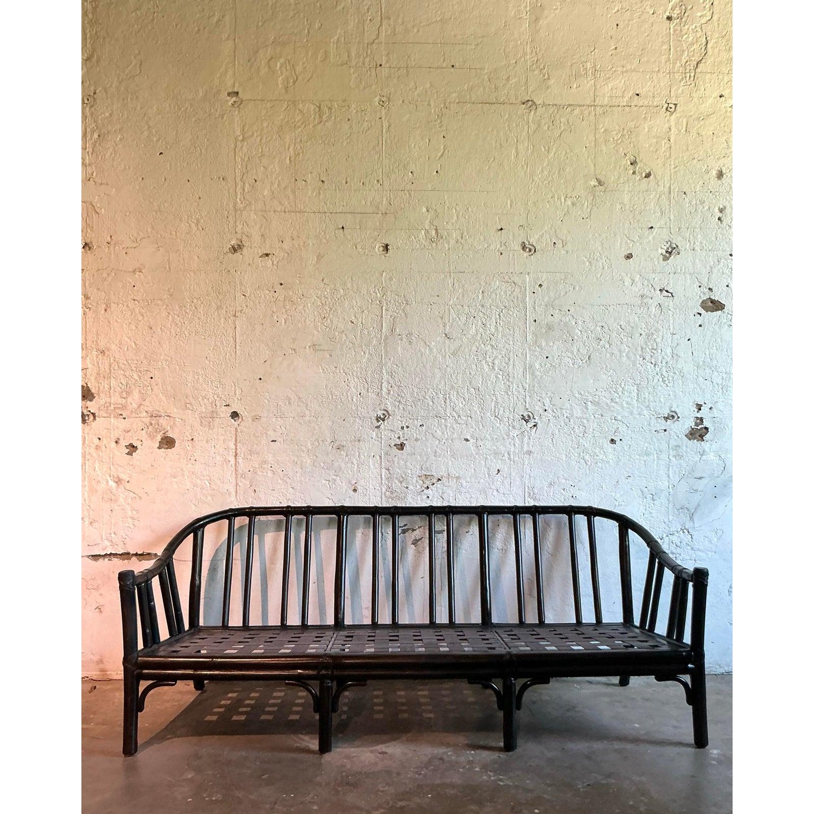 Vintage Boho McGuire Bent Rattan Sofa (Hollywood Regency) im Angebot