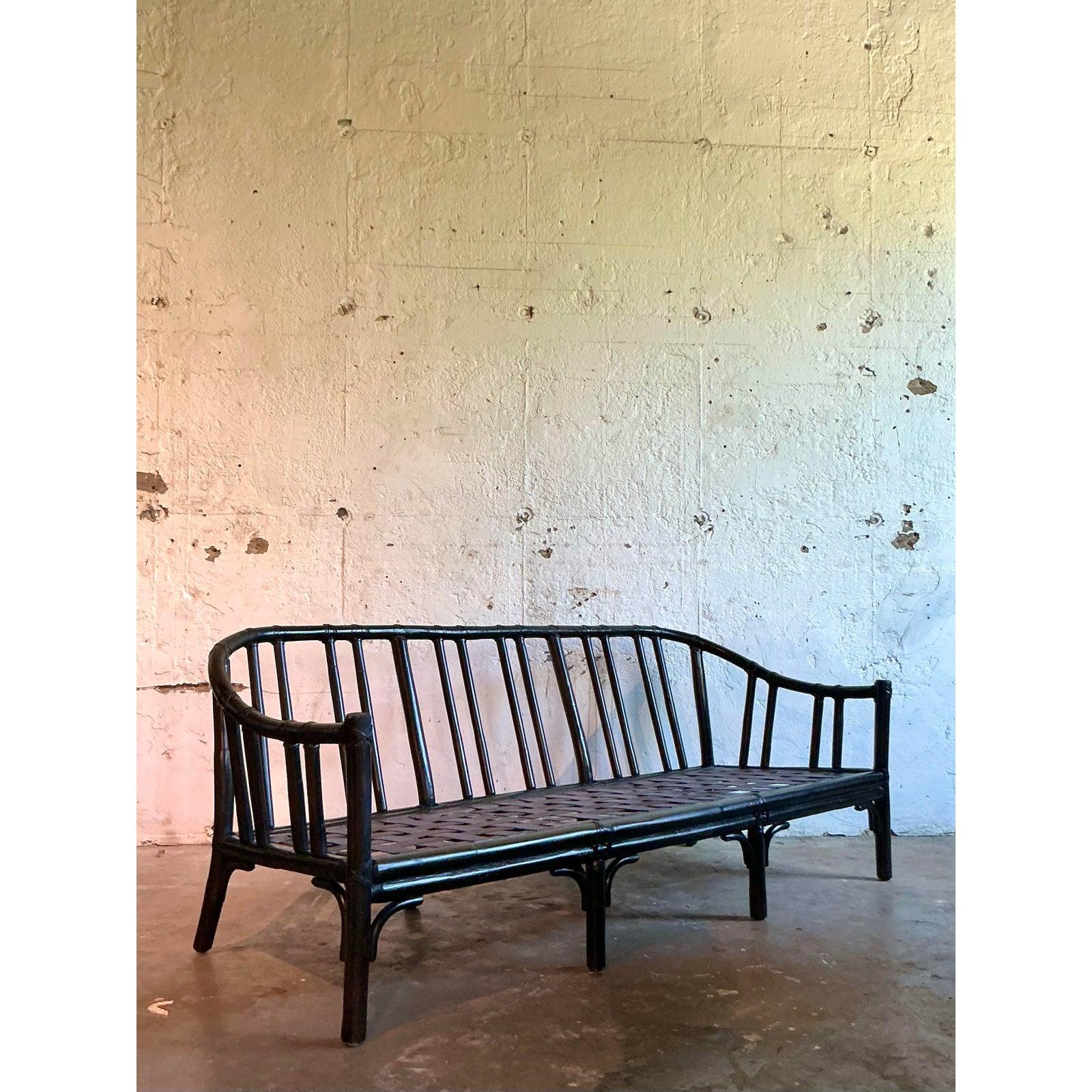 Vintage Boho McGuire Bent Rattan Sofa im Zustand „Gut“ im Angebot in West Palm Beach, FL