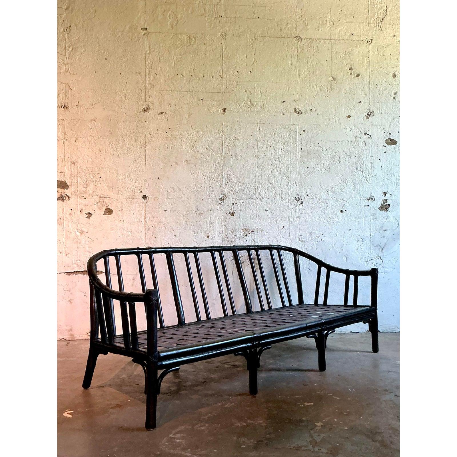Vintage Boho McGuire Bent Rattan Sofa (Bambus) im Angebot
