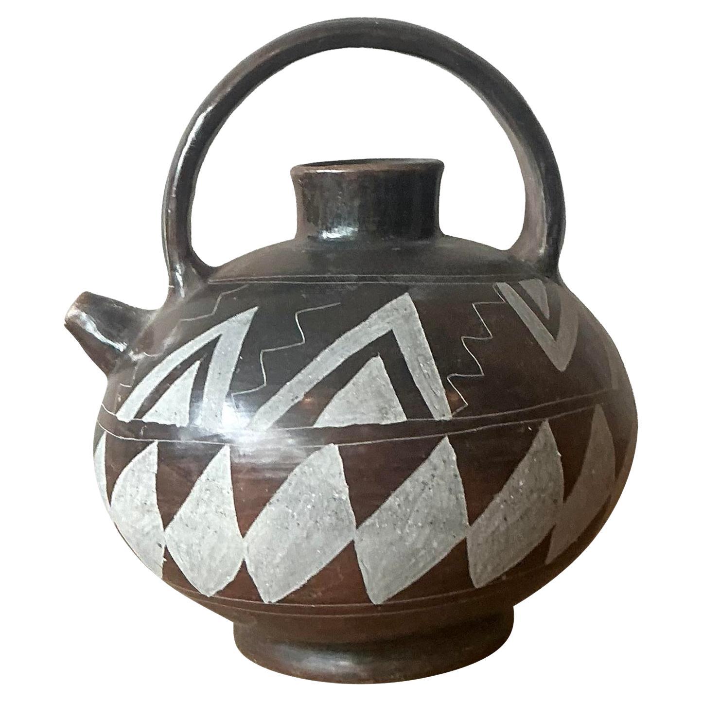 Brocca per acqua in terracotta dipinta a mano in stile boho messicano vintage