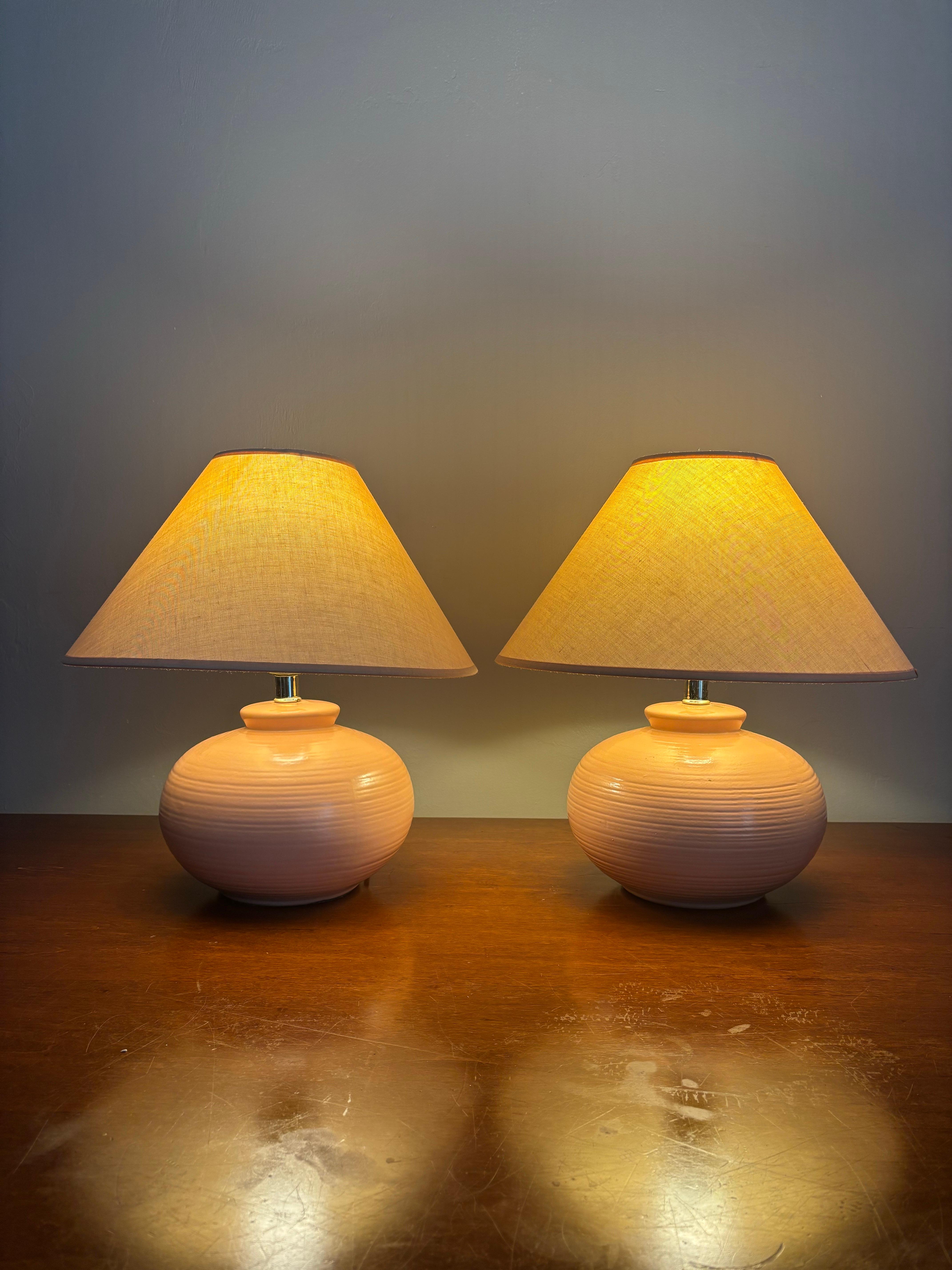 Mid-Century Modern Lampes de table roses bohèmes modernes du milieu du siècle dernier en vente