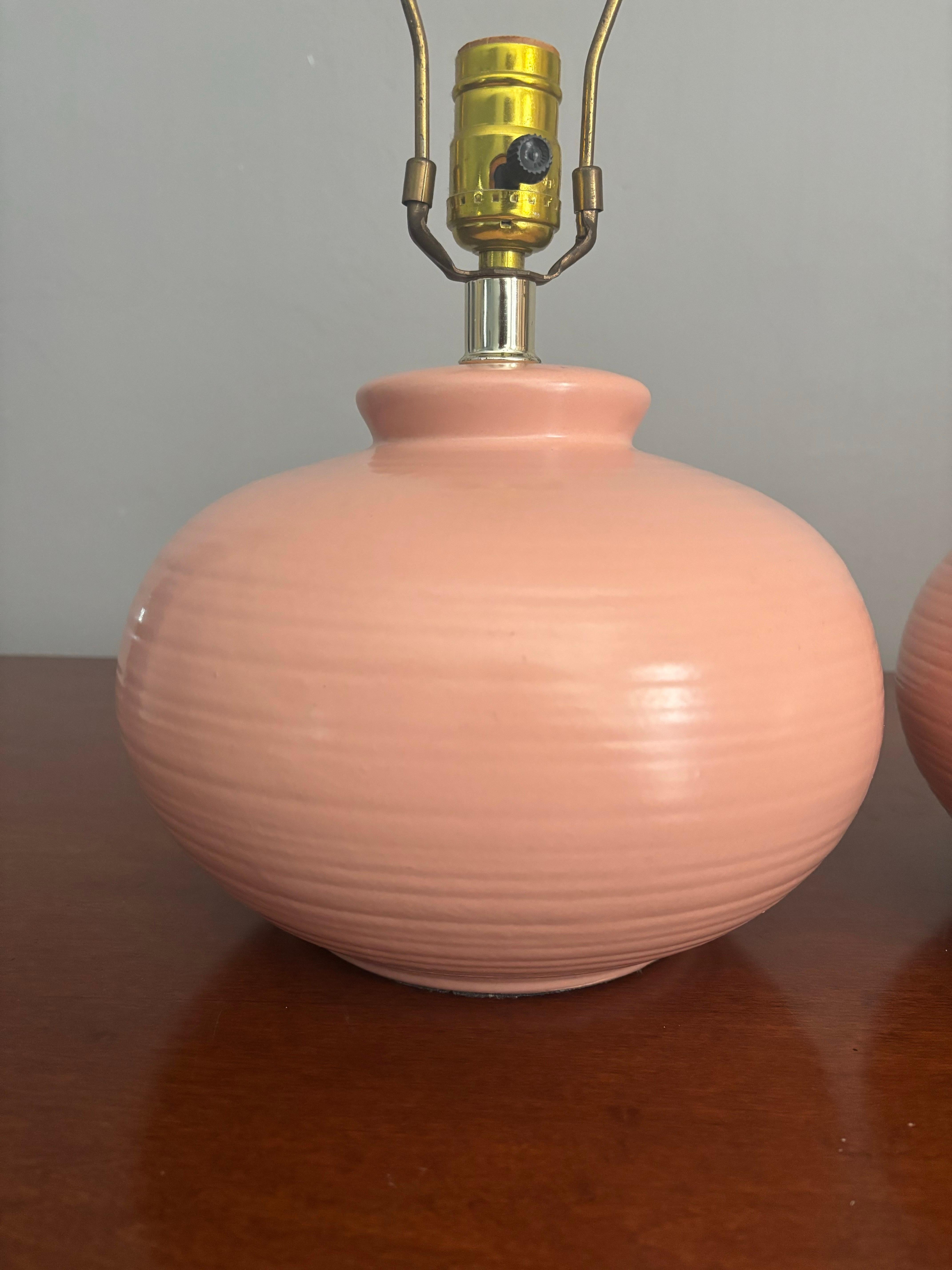 20ième siècle Lampes de table roses bohèmes modernes du milieu du siècle dernier en vente