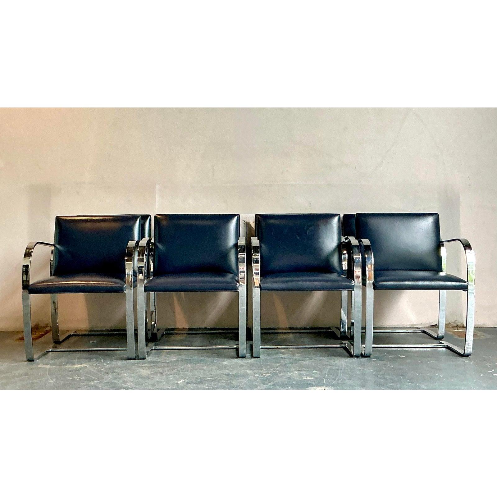 Americano Set di 8 sedie da pranzo in pelle Boho Mies Van Der Rohe per Knoll Flat Bar in vendita