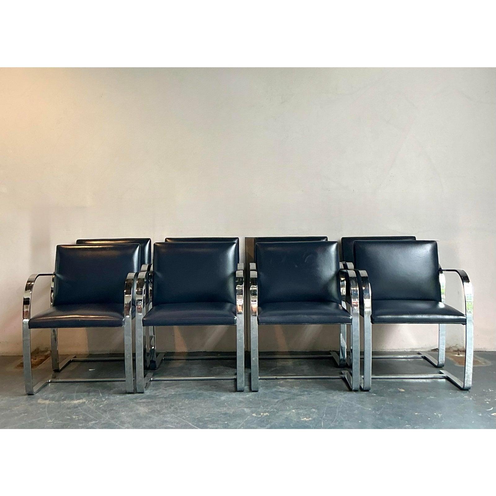 Set di 8 sedie da pranzo in pelle Boho Mies Van Der Rohe per Knoll Flat Bar In condizioni buone in vendita a West Palm Beach, FL