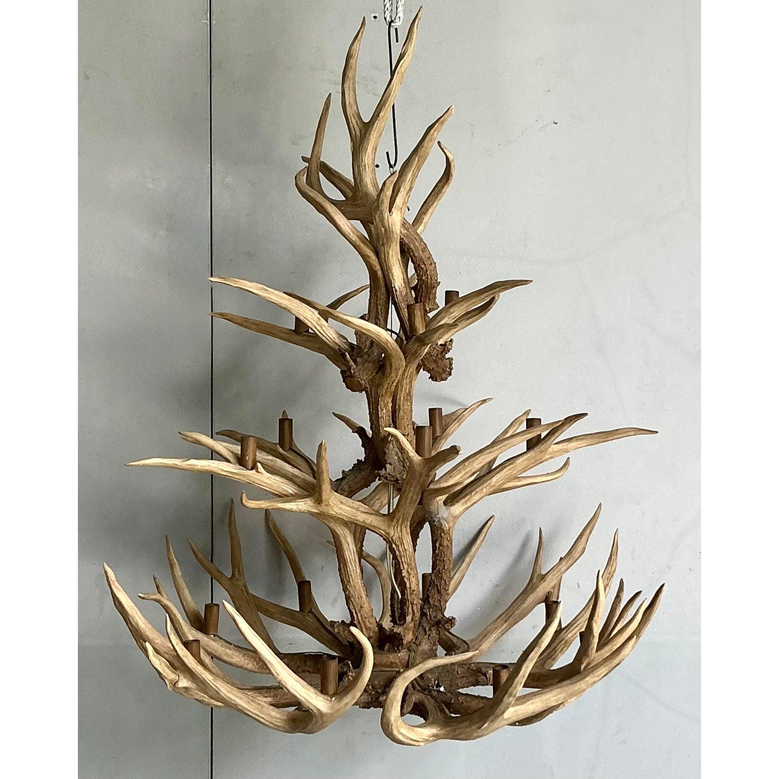 Américain Lustre en bois de cerf vintage Boho Monumental en vente