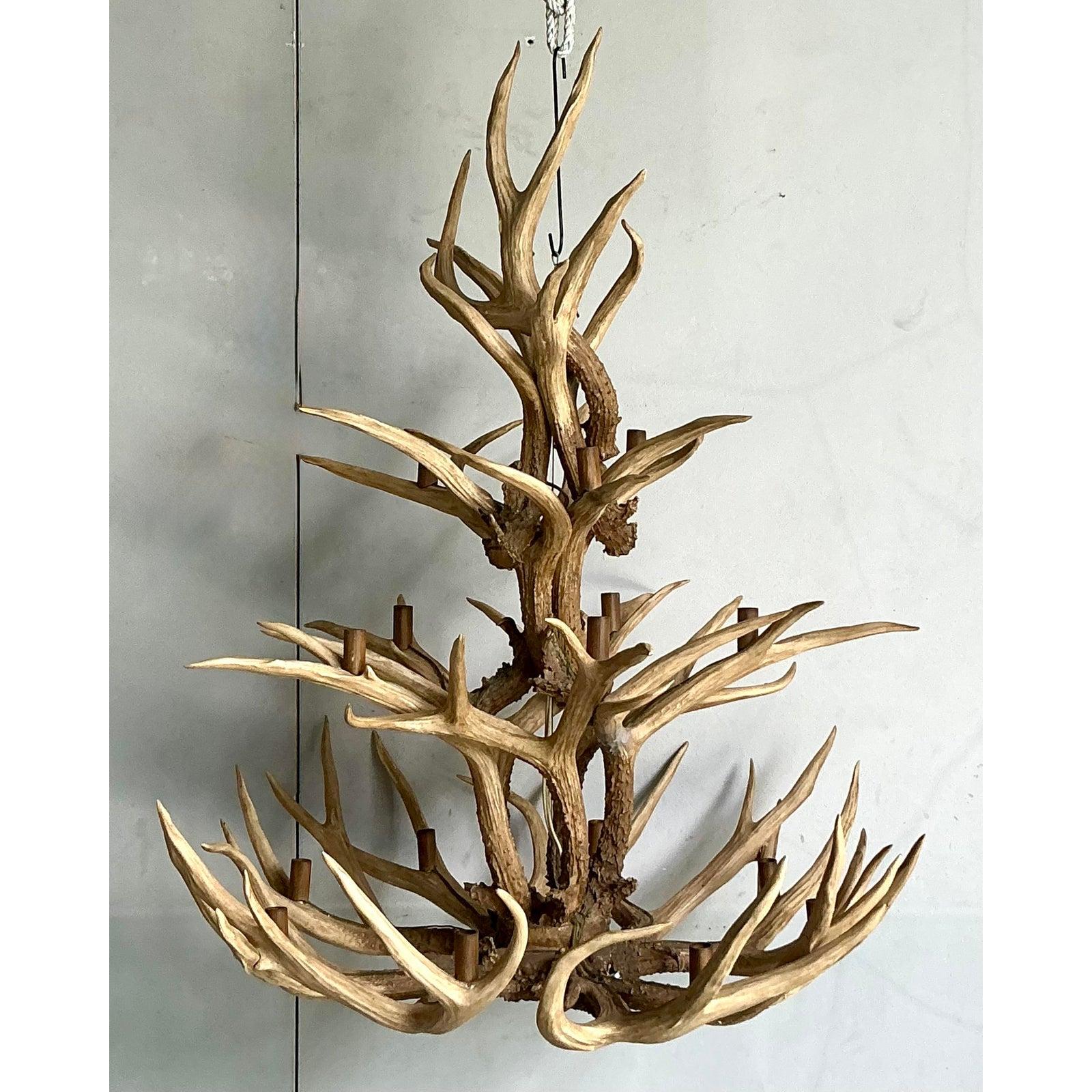 20ième siècle Lustre en bois de cerf vintage Boho Monumental en vente