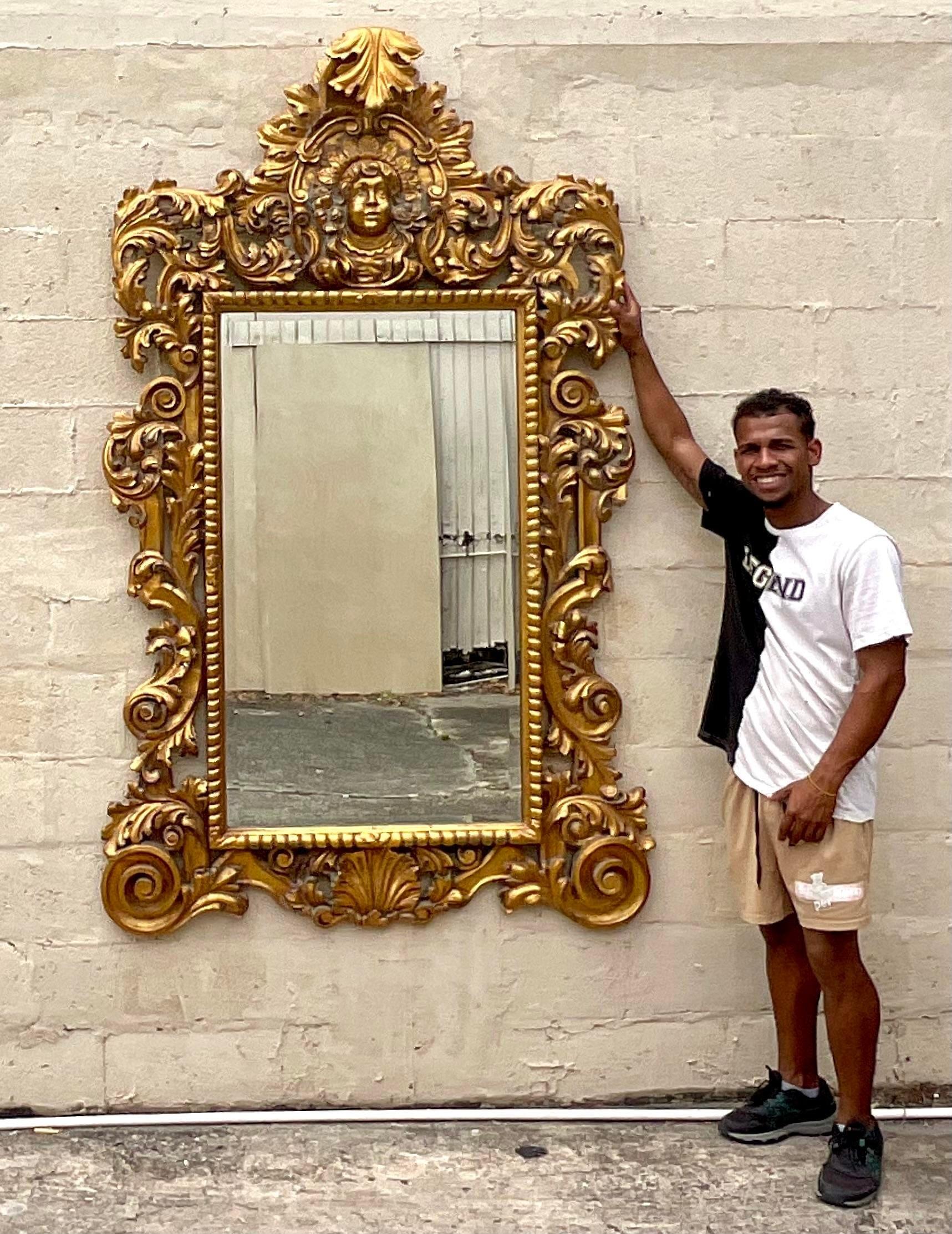 Americano Specchio monumentale d'epoca Boho intagliato e dorato in vendita