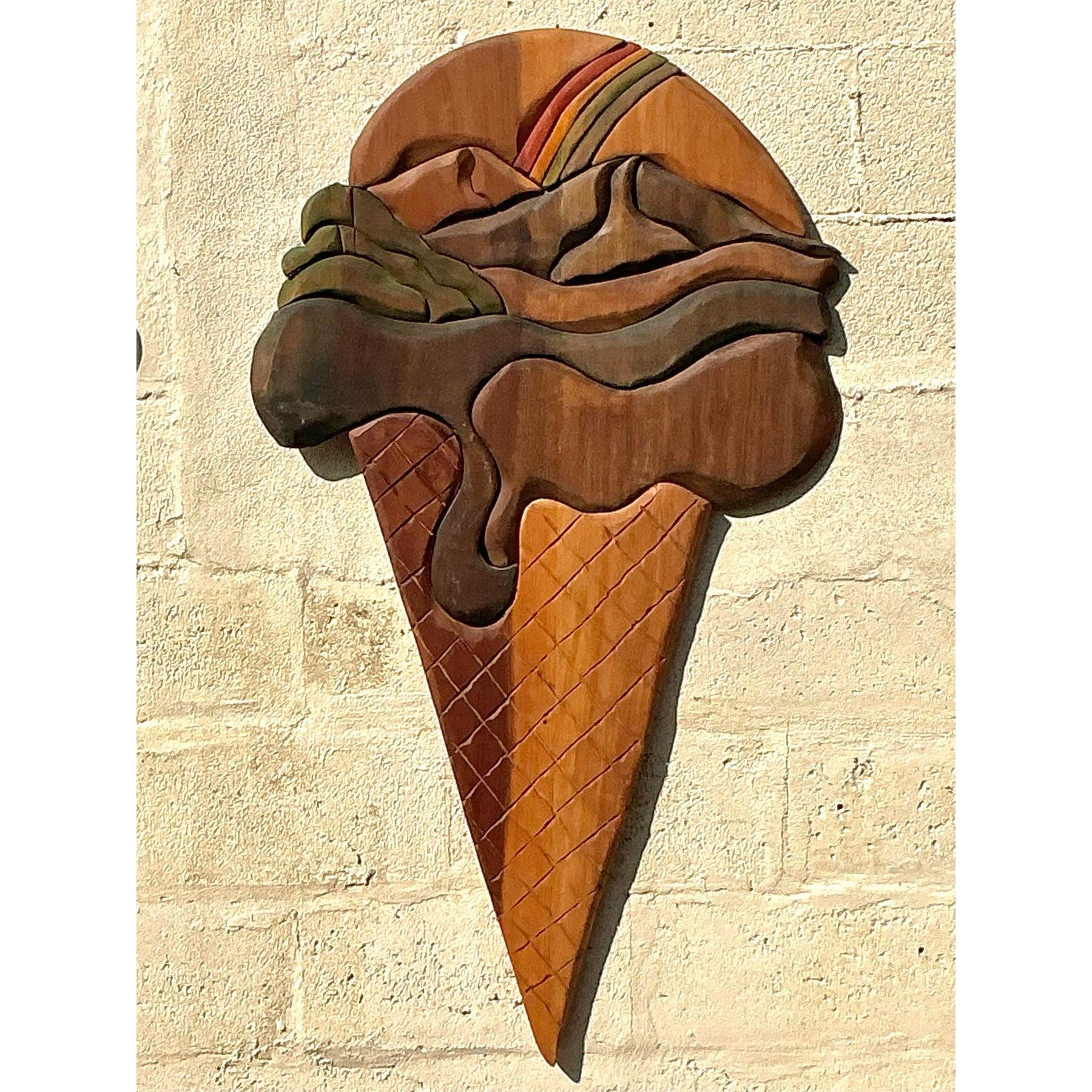 Vintage Boho Monumental geschnitzt Ice Cream Cone Wand-Skulptur (Rustikal) im Angebot