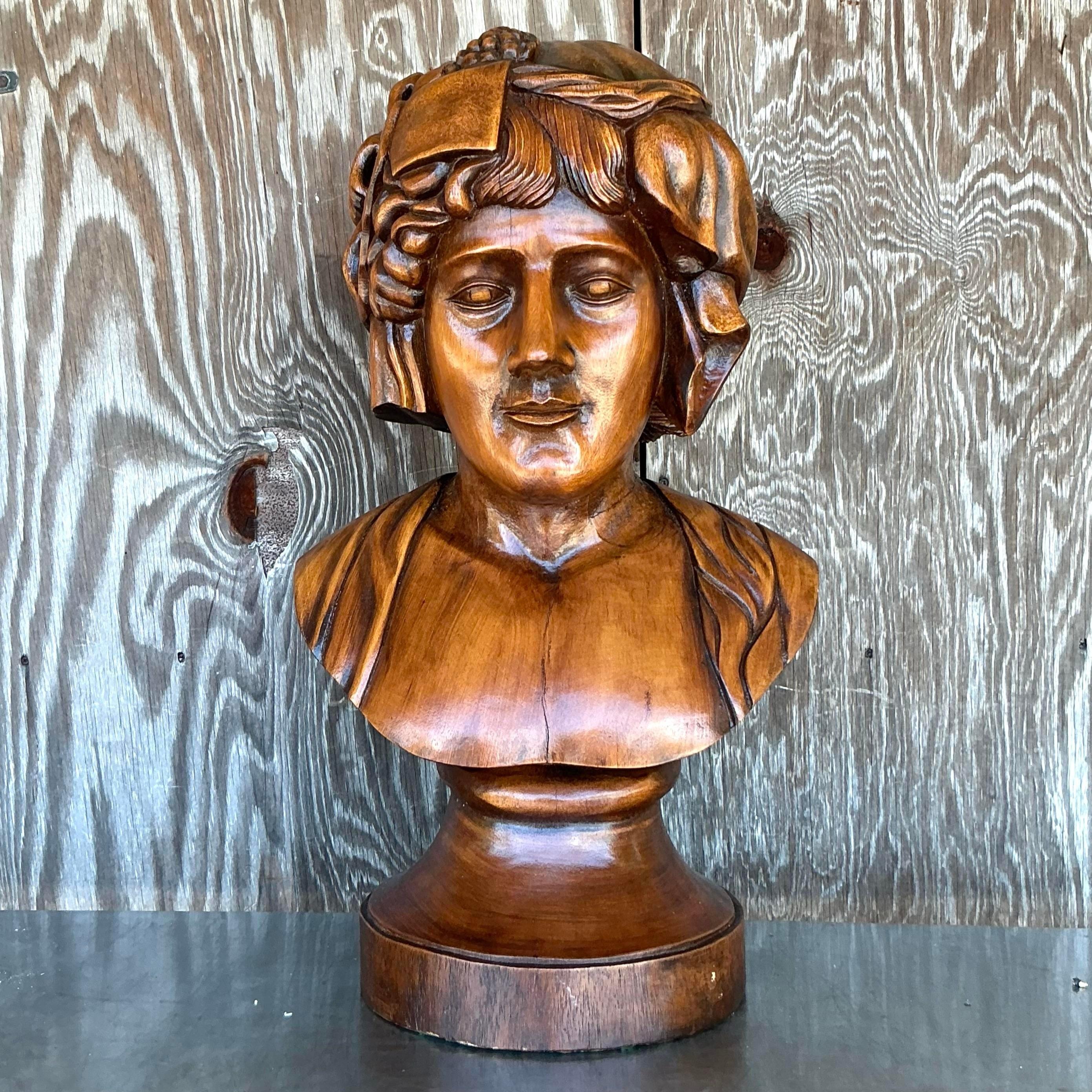 Vintage Boho Monumentale Busto di donna in legno intagliato Scultura In condizioni buone in vendita a West Palm Beach, FL