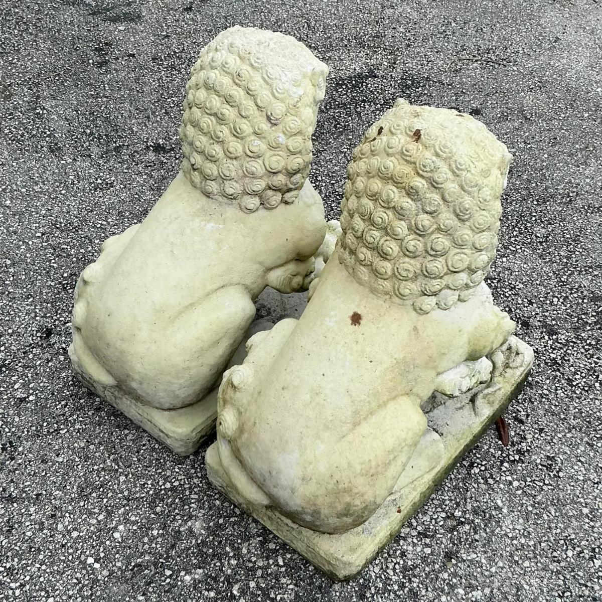 Calcestruzzo Cani Foo monumentali in cemento armato vintage Boho - una coppia in vendita