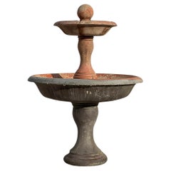 Vintage Boho Monumental gegossener Betonbrunnen