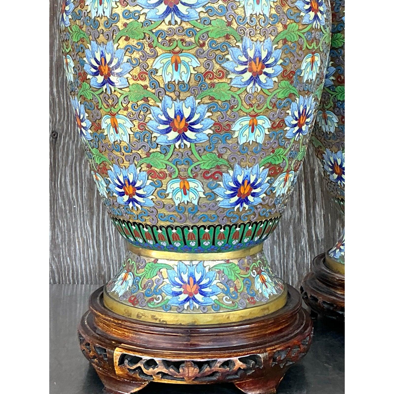 Ottone Lampade Cloisonné monumentali Boho d'epoca - Una coppia in vendita
