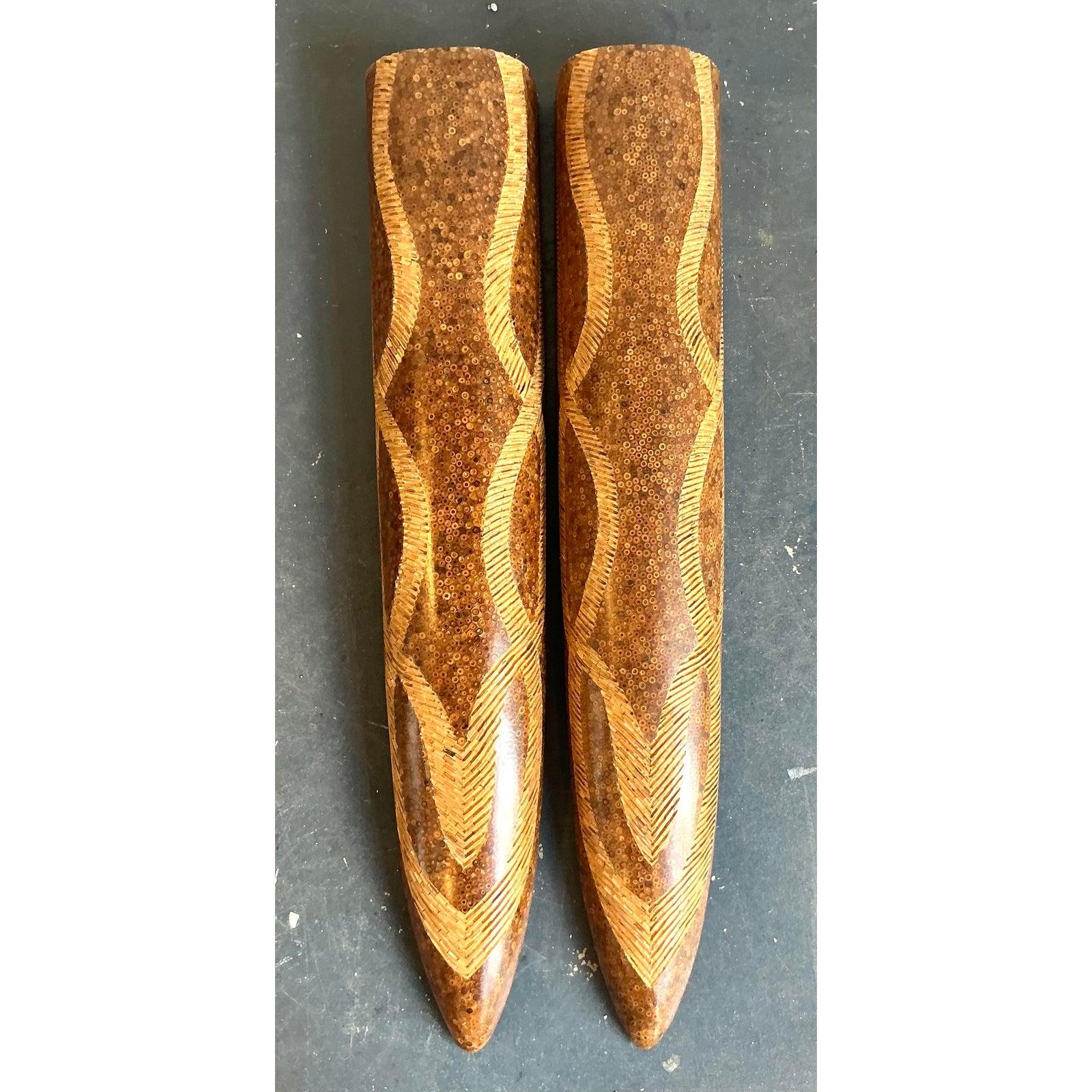 Philippin Paire d'appliques monumentales vintage Boho en forme de coquille de noix de coco en vente