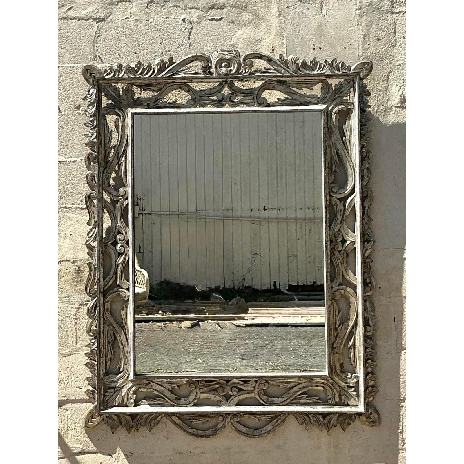 Verre Miroir monumental bohème en bois vieilli vintage en vente