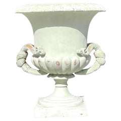 Monumentale Boho-Urne aus Fiberglas im Vintage-Stil
