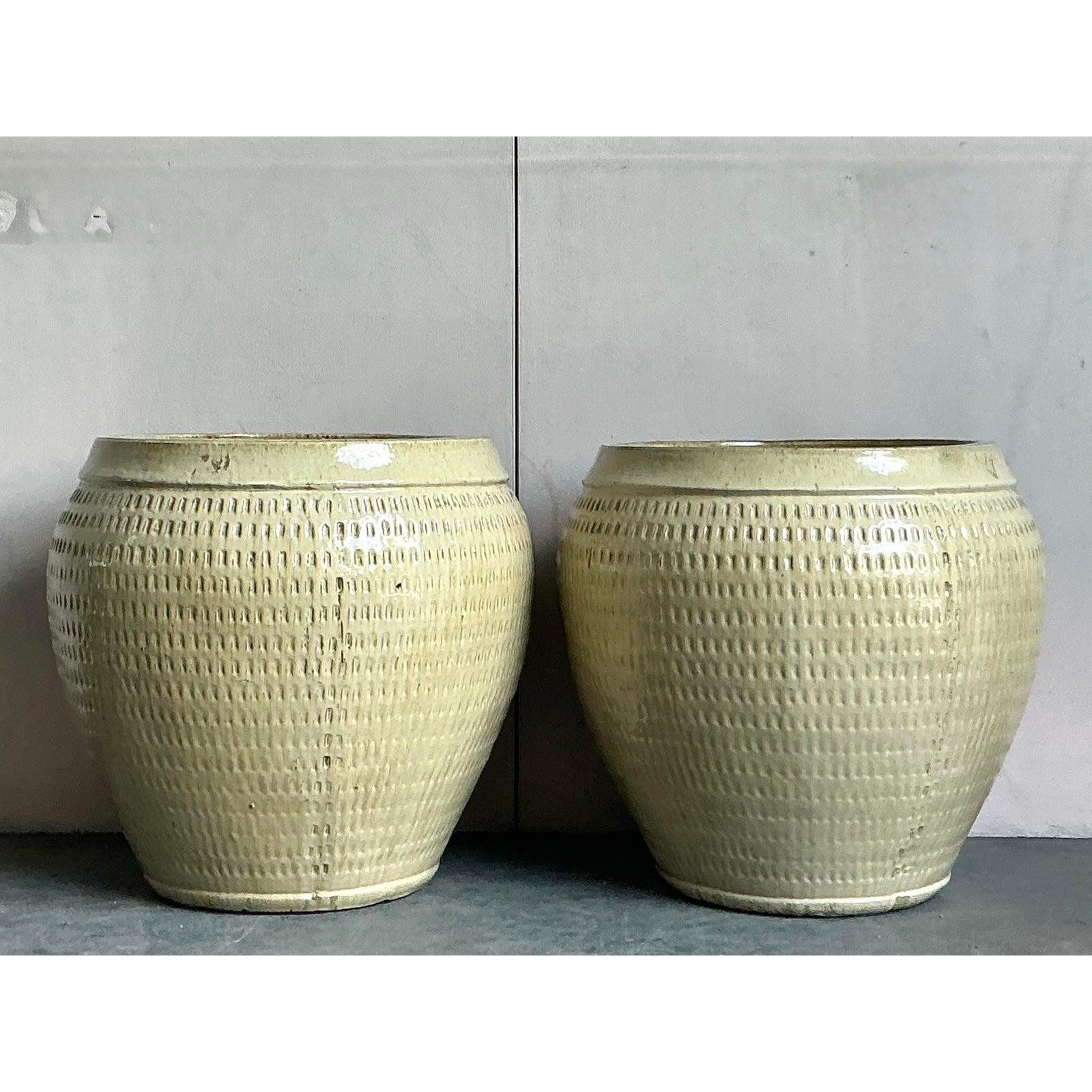Vintage Boho Monumental Maceteros de Cerámica Esmaltada - Un Par en venta 1