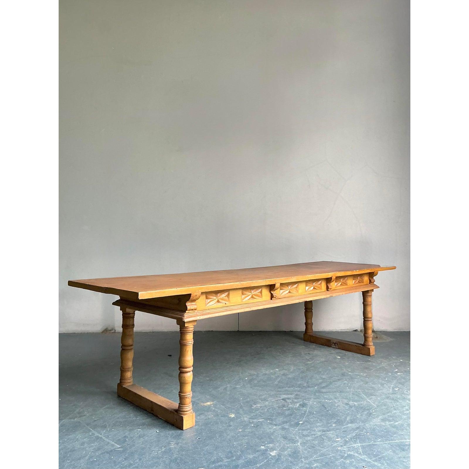 Americano Tavolo da biblioteca monumentale vintage Boho in vendita