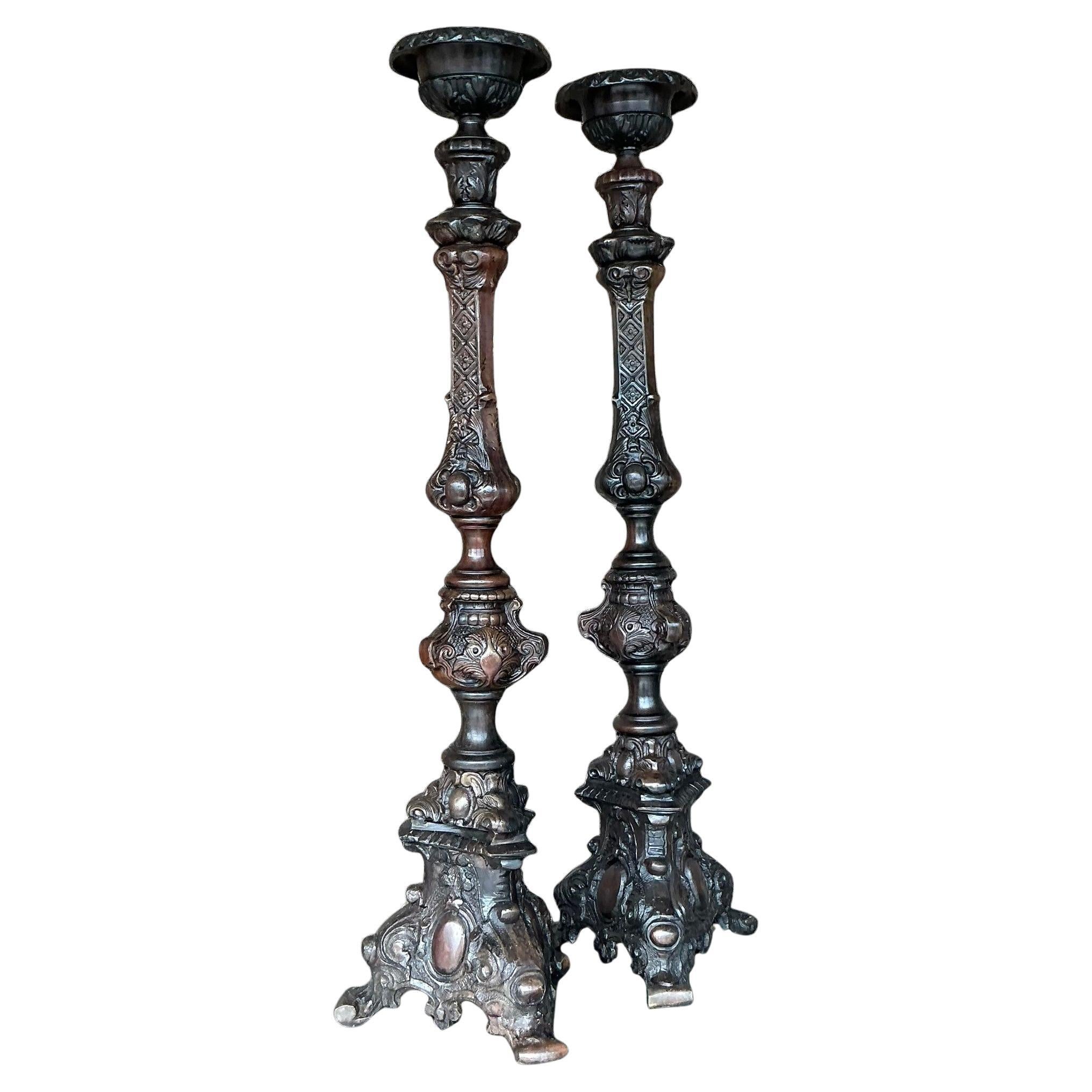 Monumentale Maitland-Smith-Bronze-Altarkerzen aus Bronze von Boho im Vintage-Stil, 2er-Set