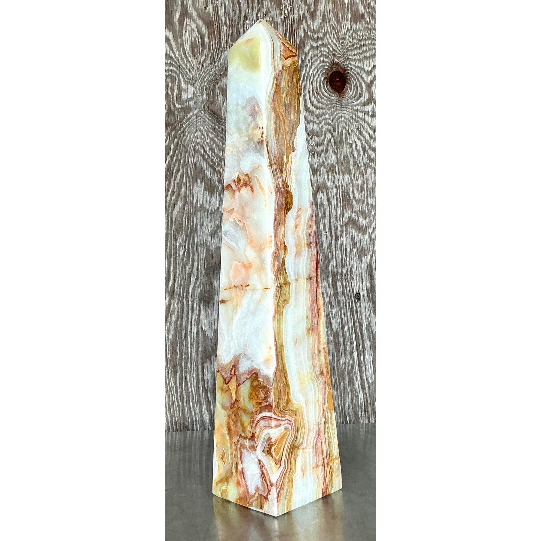 XX secolo Obelisco monumentale in onice vintage Boho in vendita