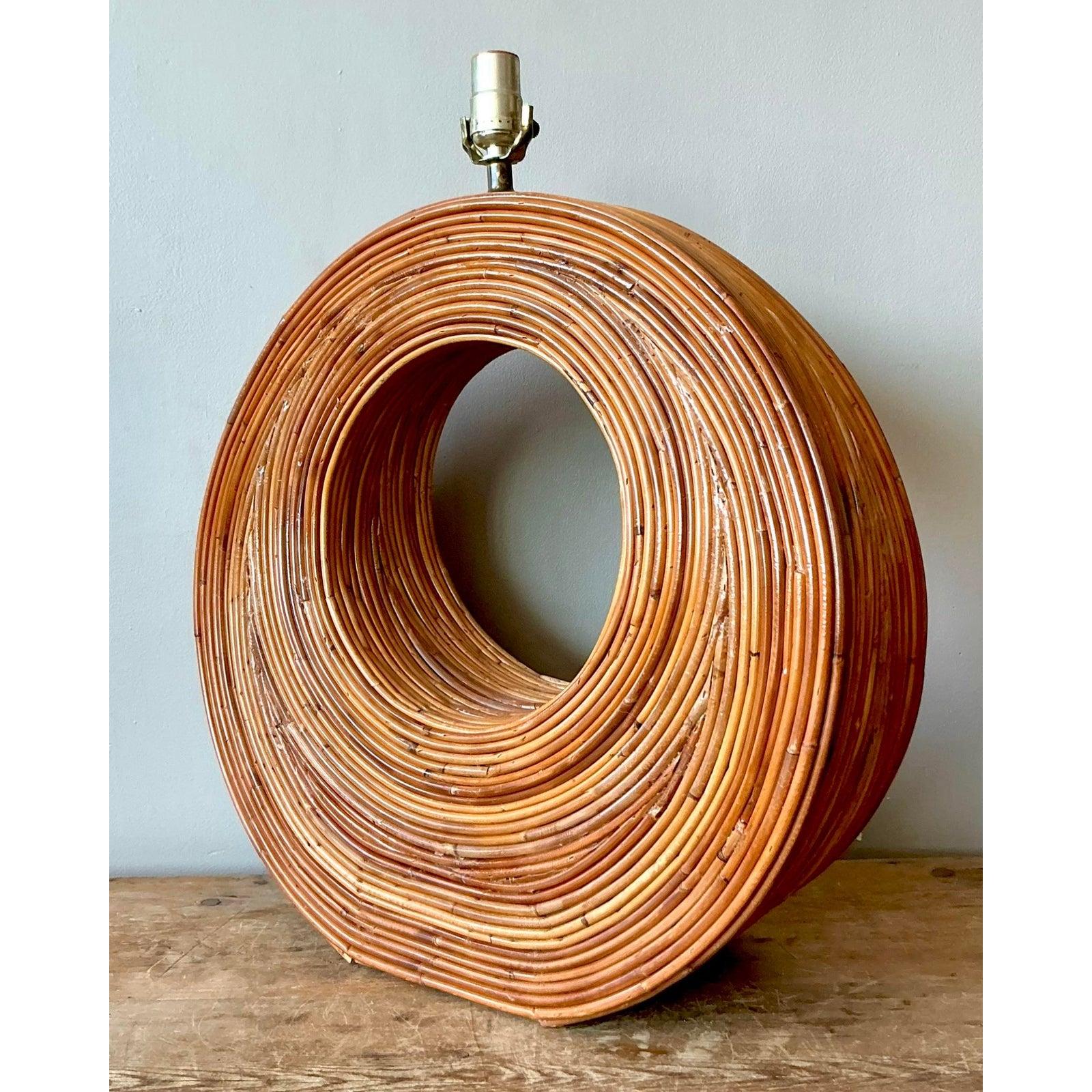 20ième siècle Vintage Boho Monumental Pencil Reed Circle Lamp en vente