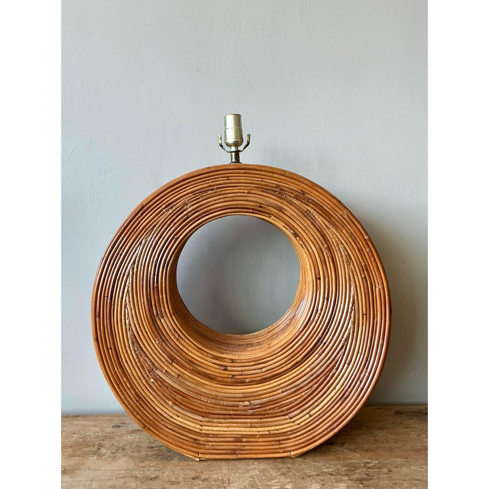 Laiton Vintage Boho Monumental Pencil Reed Circle Lamp en vente