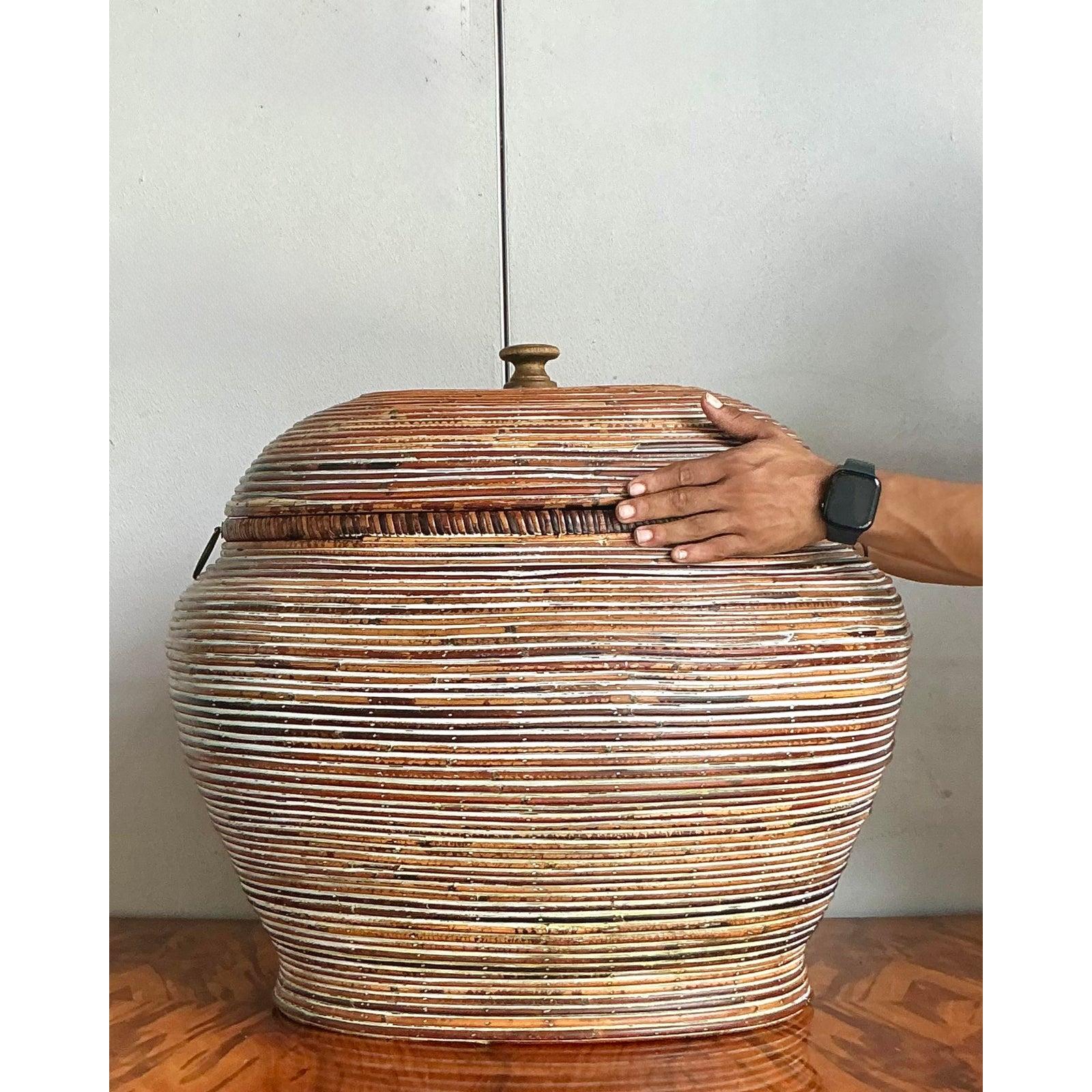 XX secolo Cestino monumentale Boho con coperchio a forma di matita in vendita
