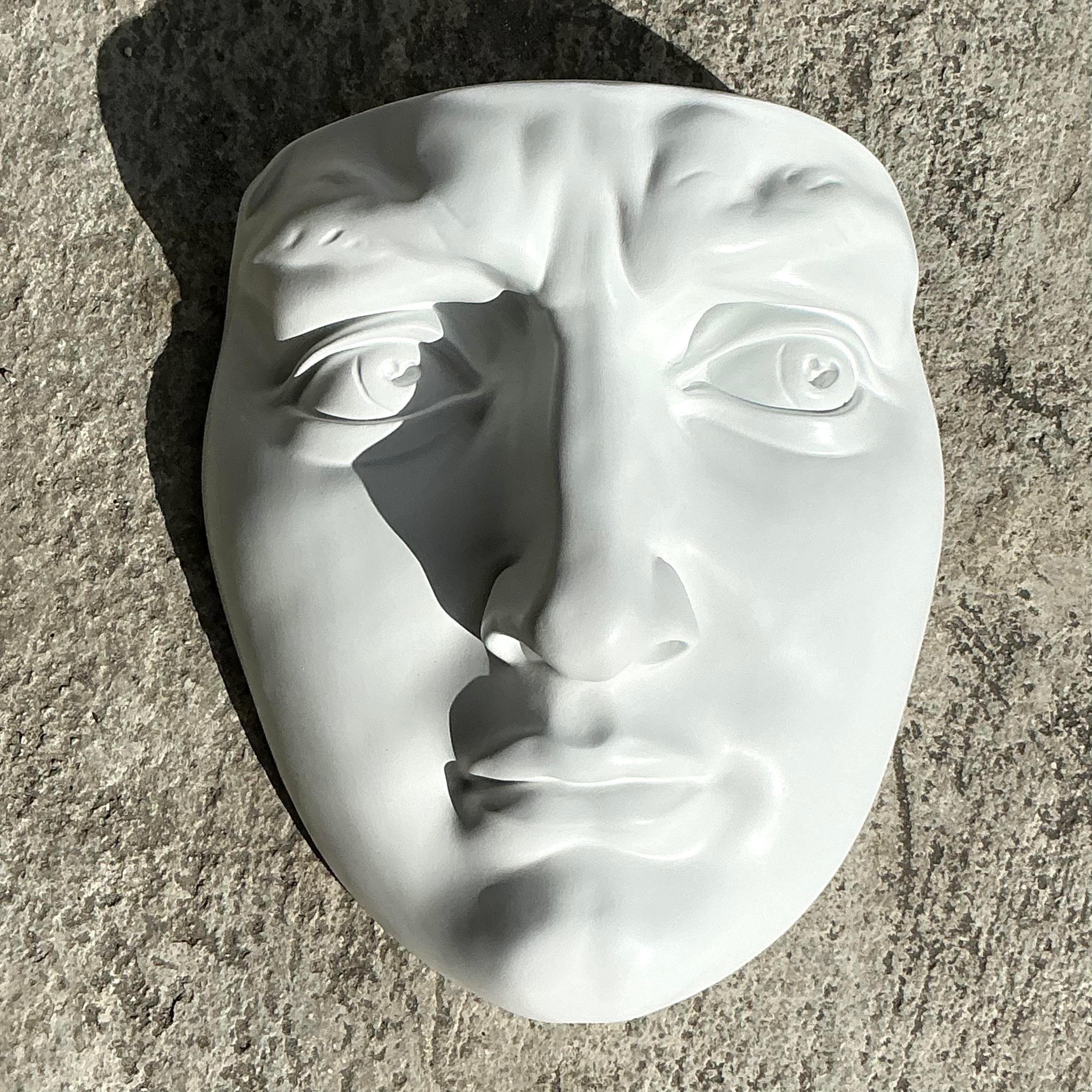Moderno Rilievo monumentale in gesso di un volto in stile Boho d'epoca in vendita